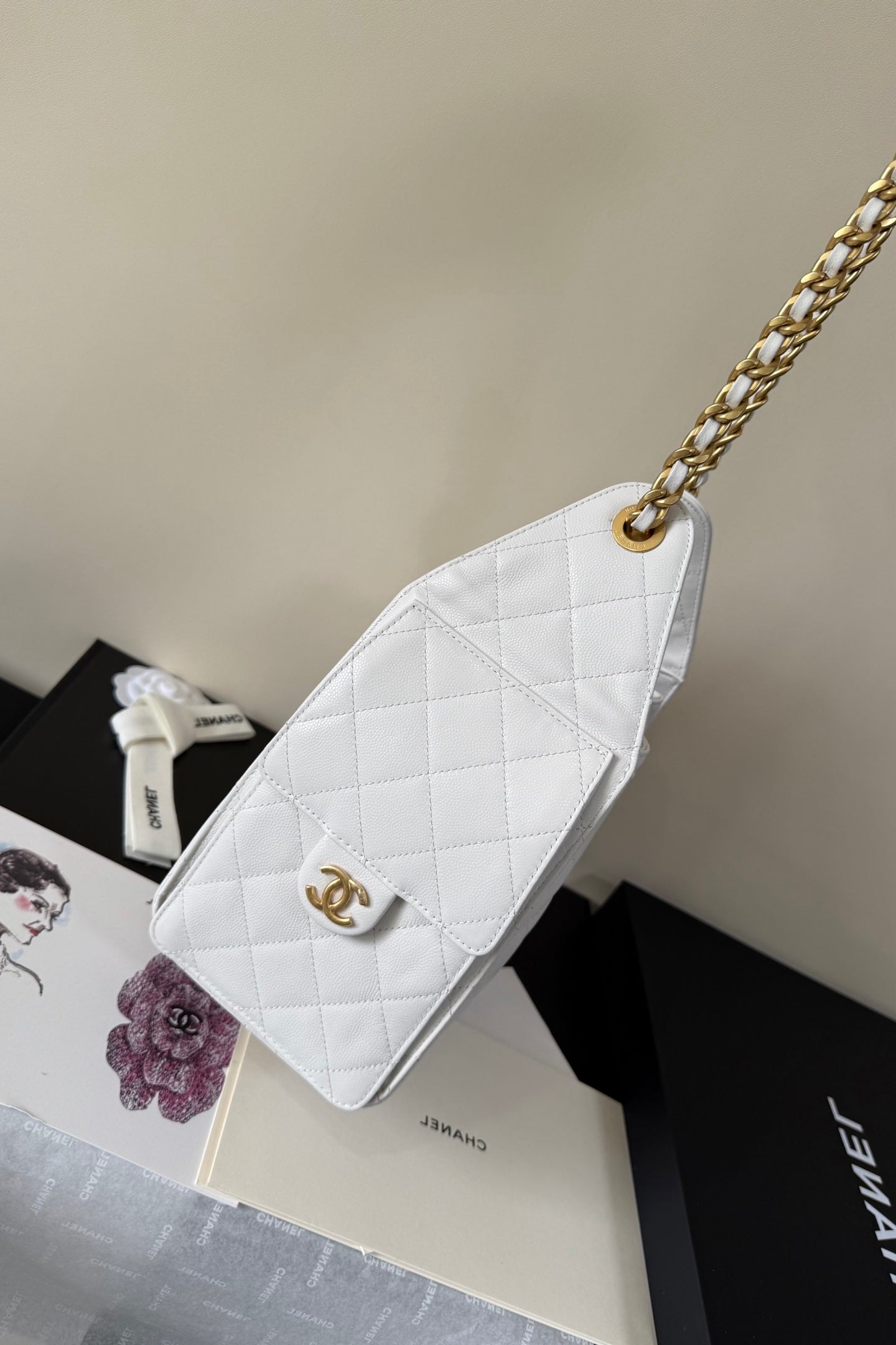 CC 25 Hobo Bag 26cm White Grained Calfskin Leather GHW 282485