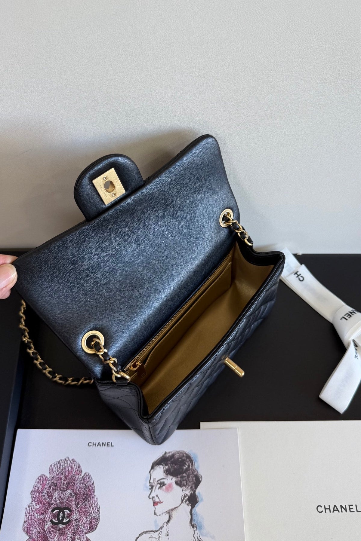 CC Crush Square 20cm Black Quilted Leather 282586