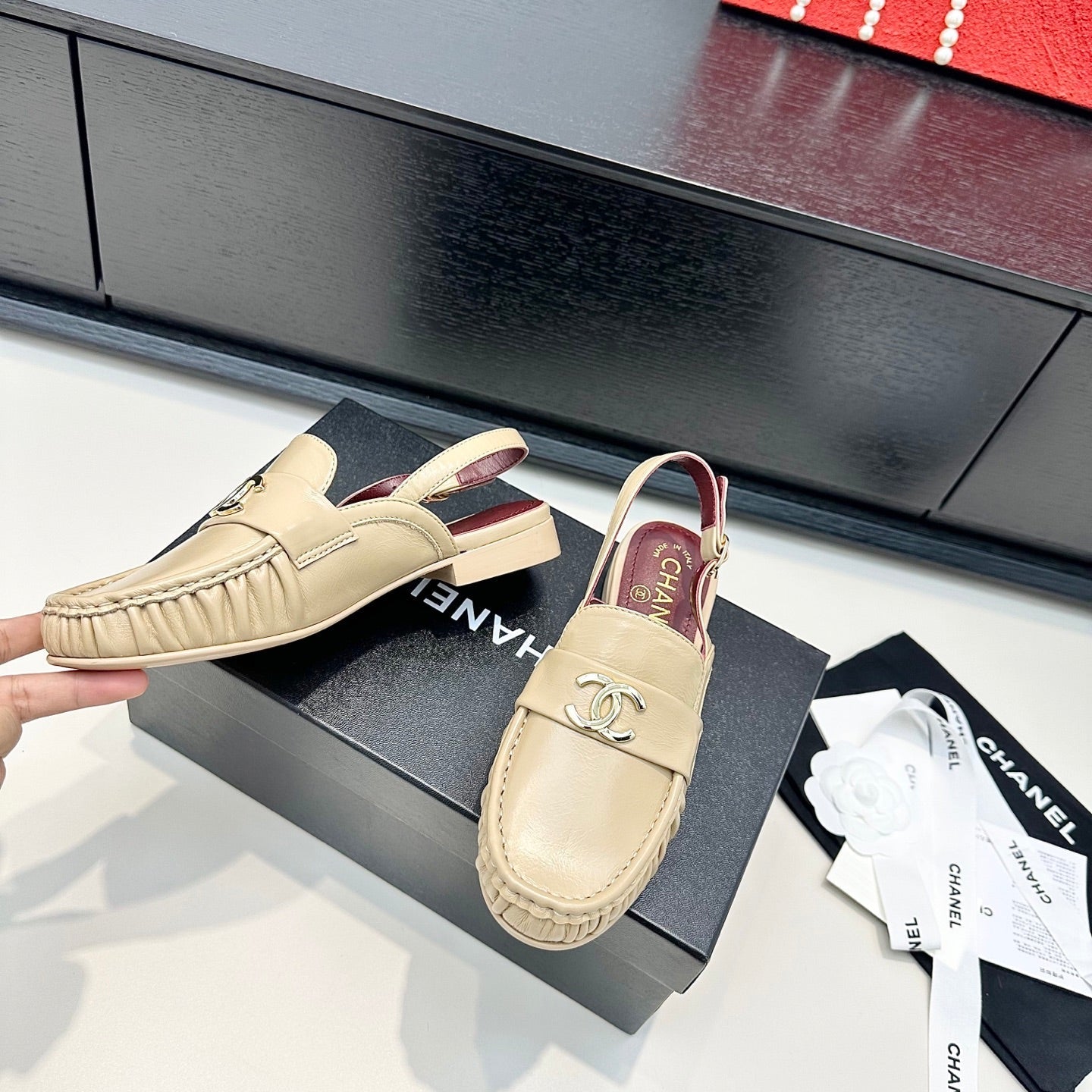 CC 26A Métiers d’art 2026 Slingback Beige Glossy Sheepskin 900227