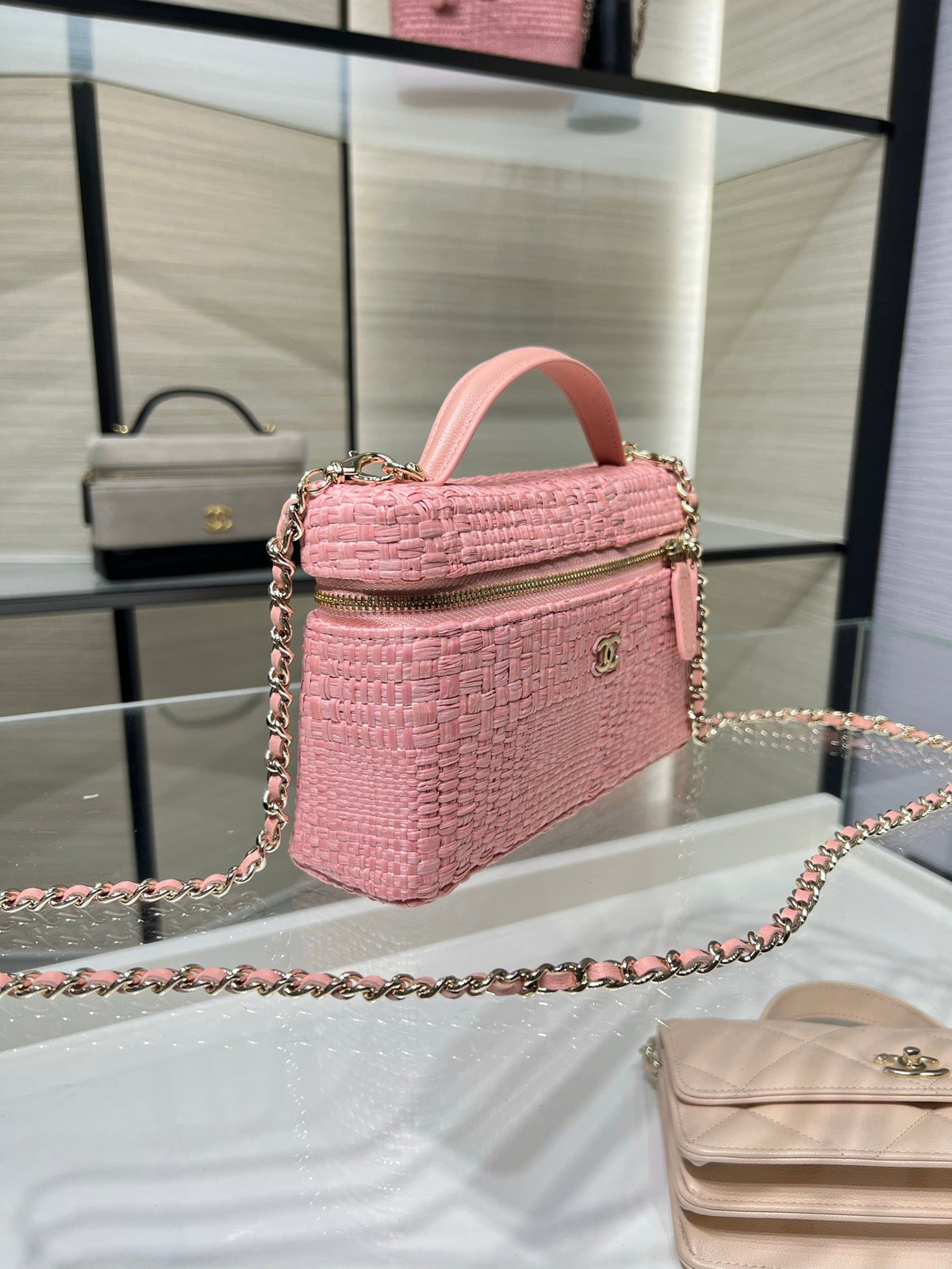 CC Top Handle Long Vanity Case 16cm Light Pink Woven Straw