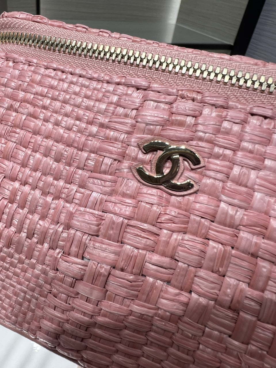 CC Top Handle Long Vanity Case 16cm Light Pink Woven Straw