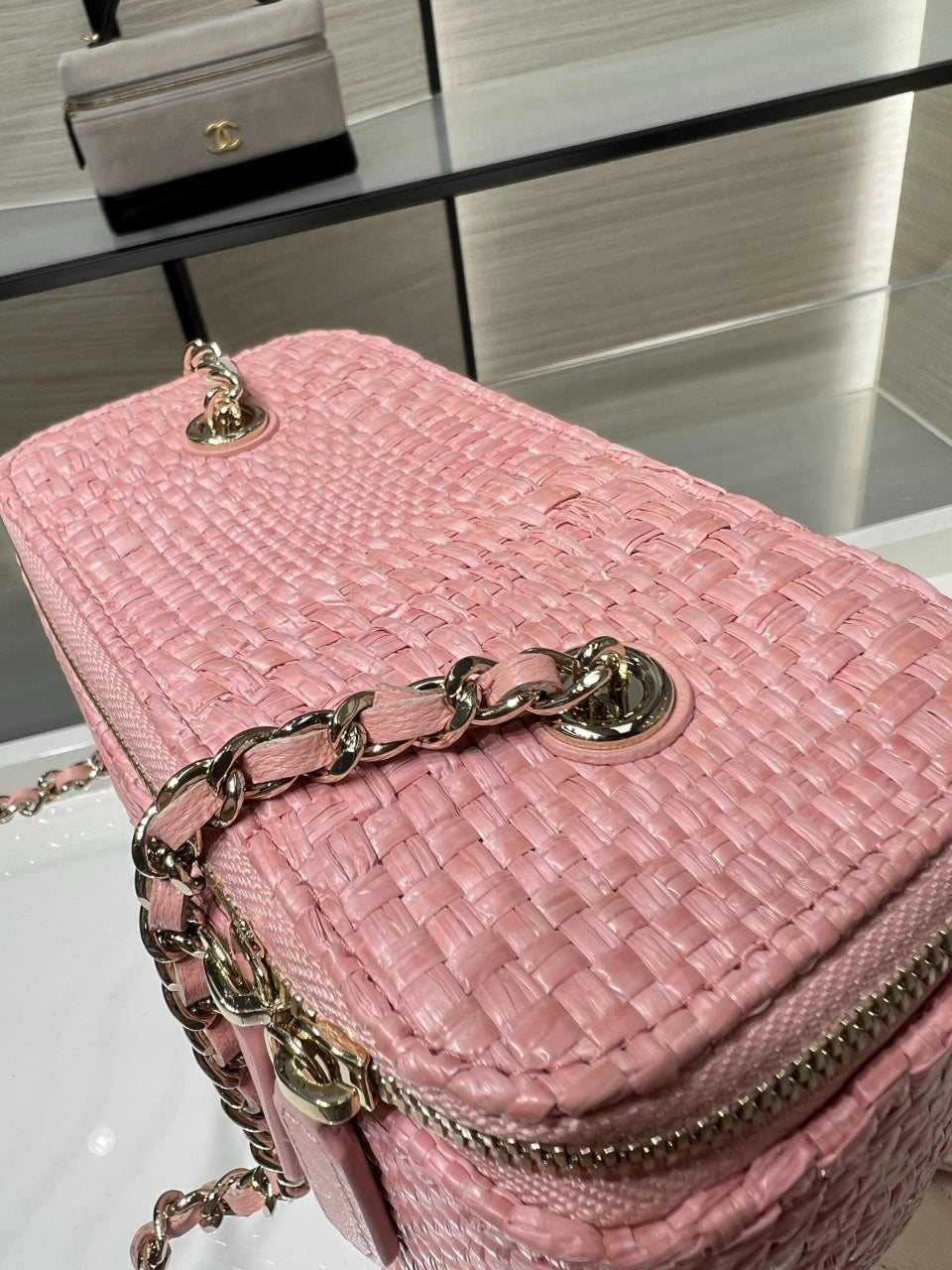 CC Long Vanity Case 16cm Light Pink Woven Straw