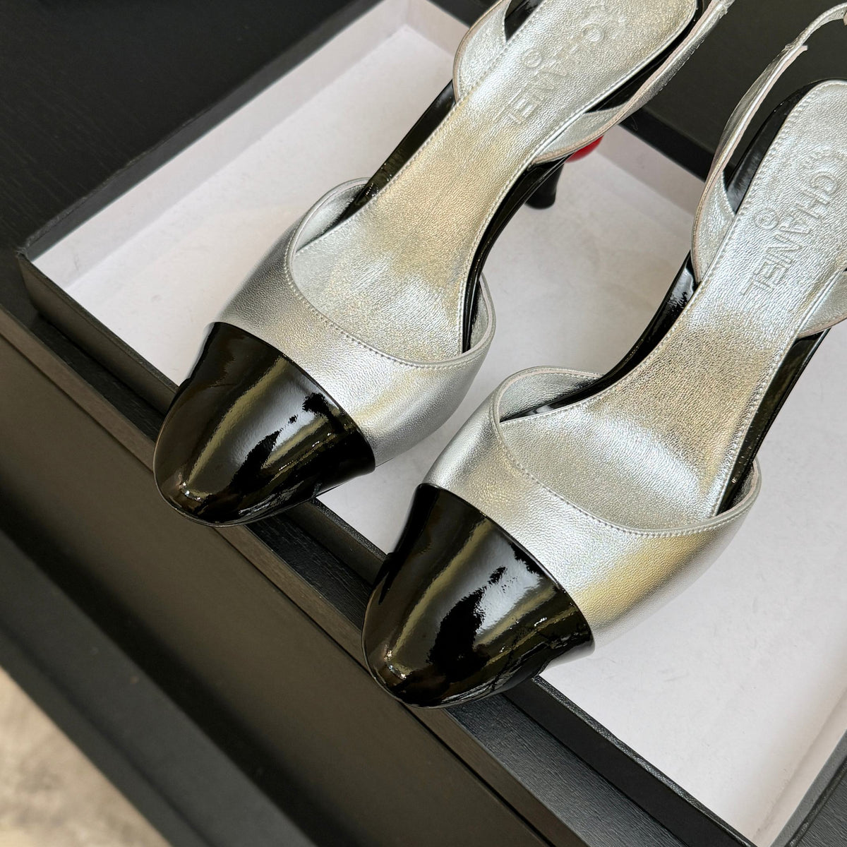 CC Métiers d’art 2026 Slingbacks 8.5cm Sliver Leather 847282