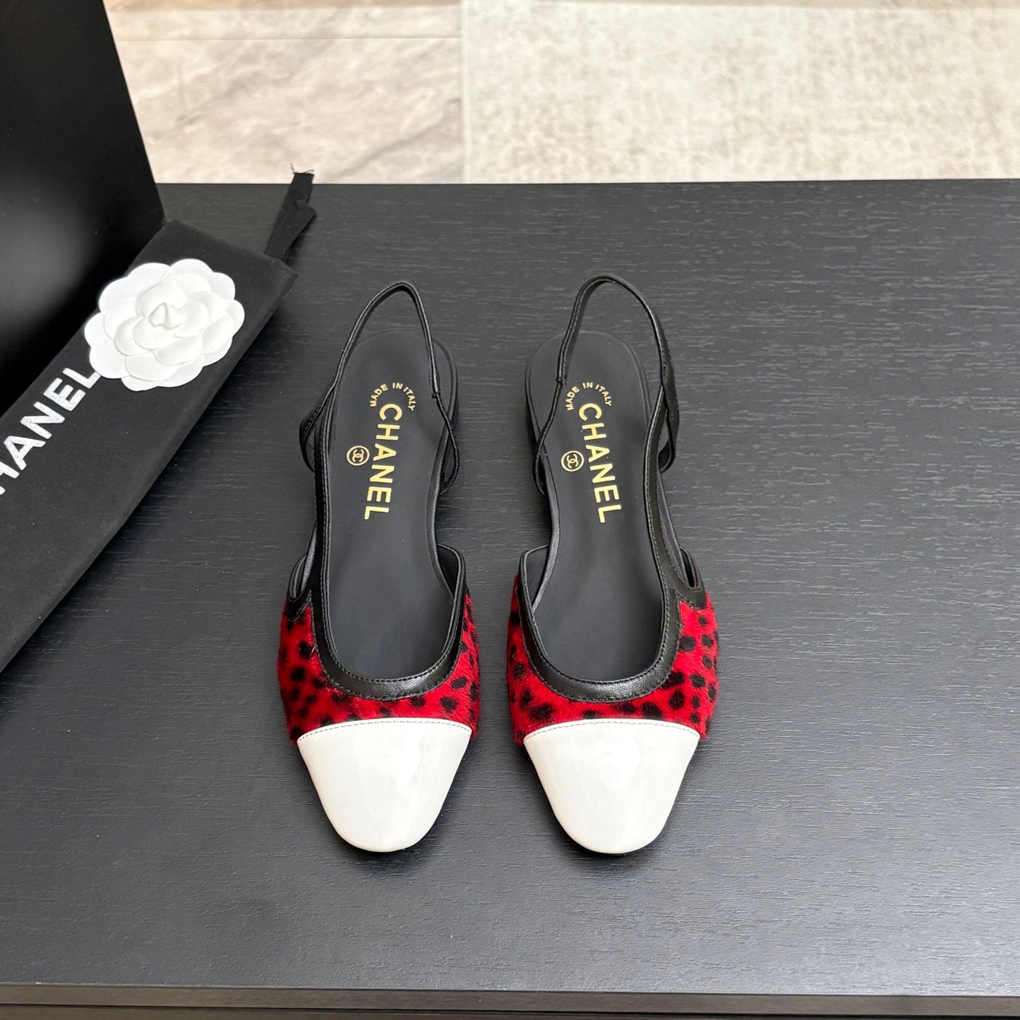 CC 26s Classic Slingback Flat Black Red White Horsehair Patent Leather 907631