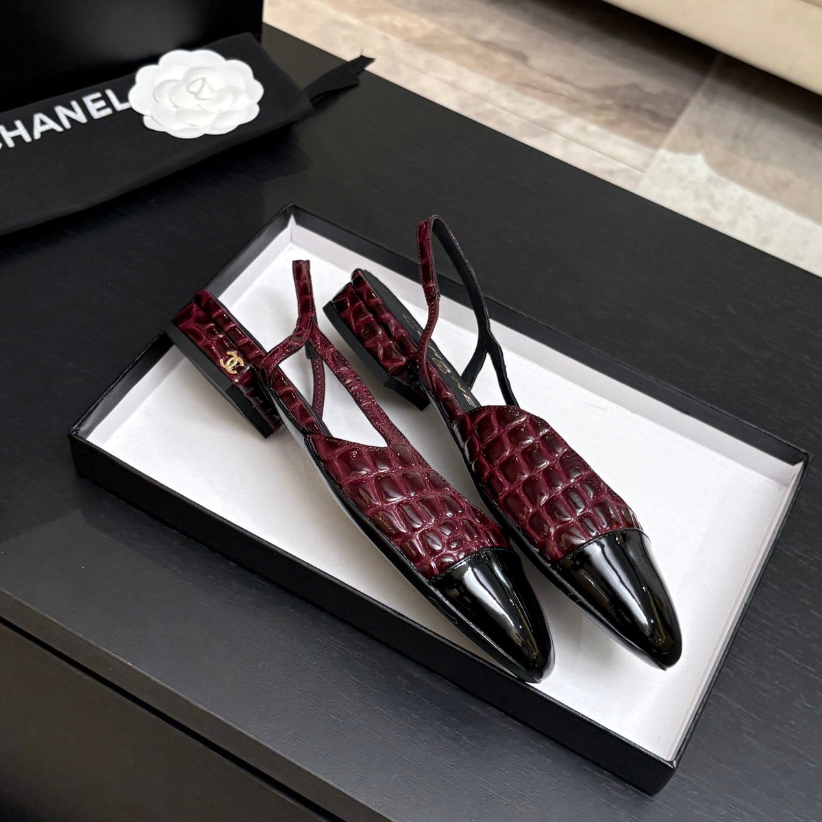 CC 26s Classic Slingback Flat Black Red Crocodile Embossed Patent Leather 907635