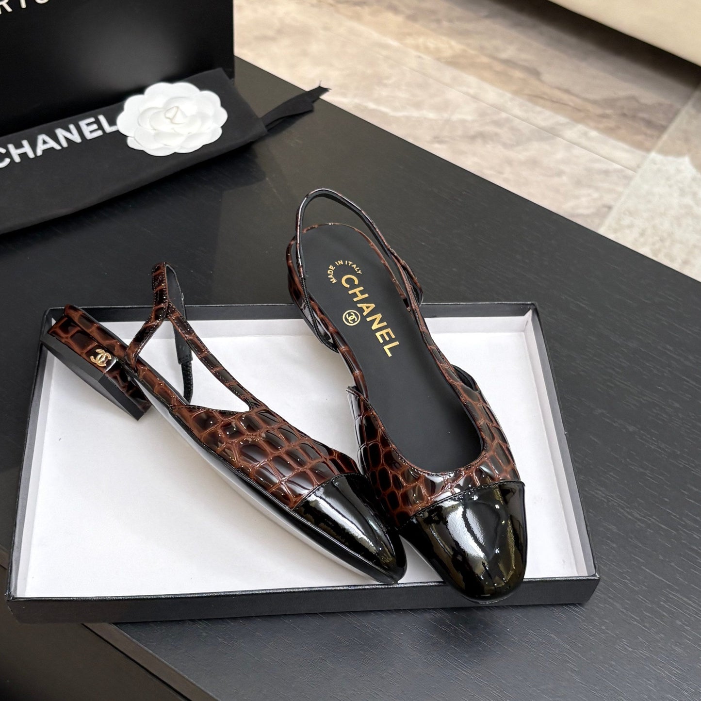 CC 26s Classic Slingback Flat Black Brown Crocodile Embossed Patent Leather 907636