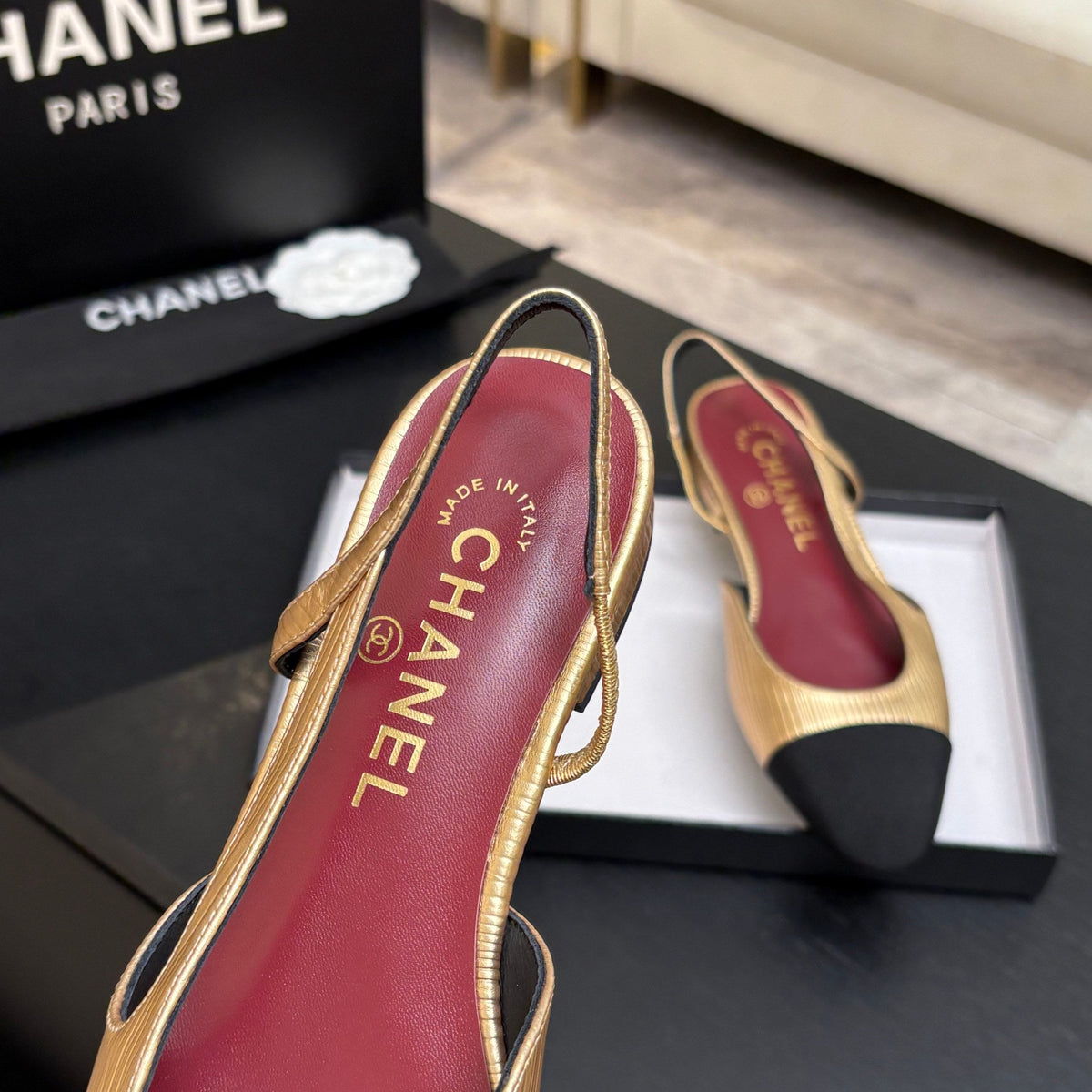 CC 26s Classic Slingback Flat Yellow Black Patent Leather 907640
