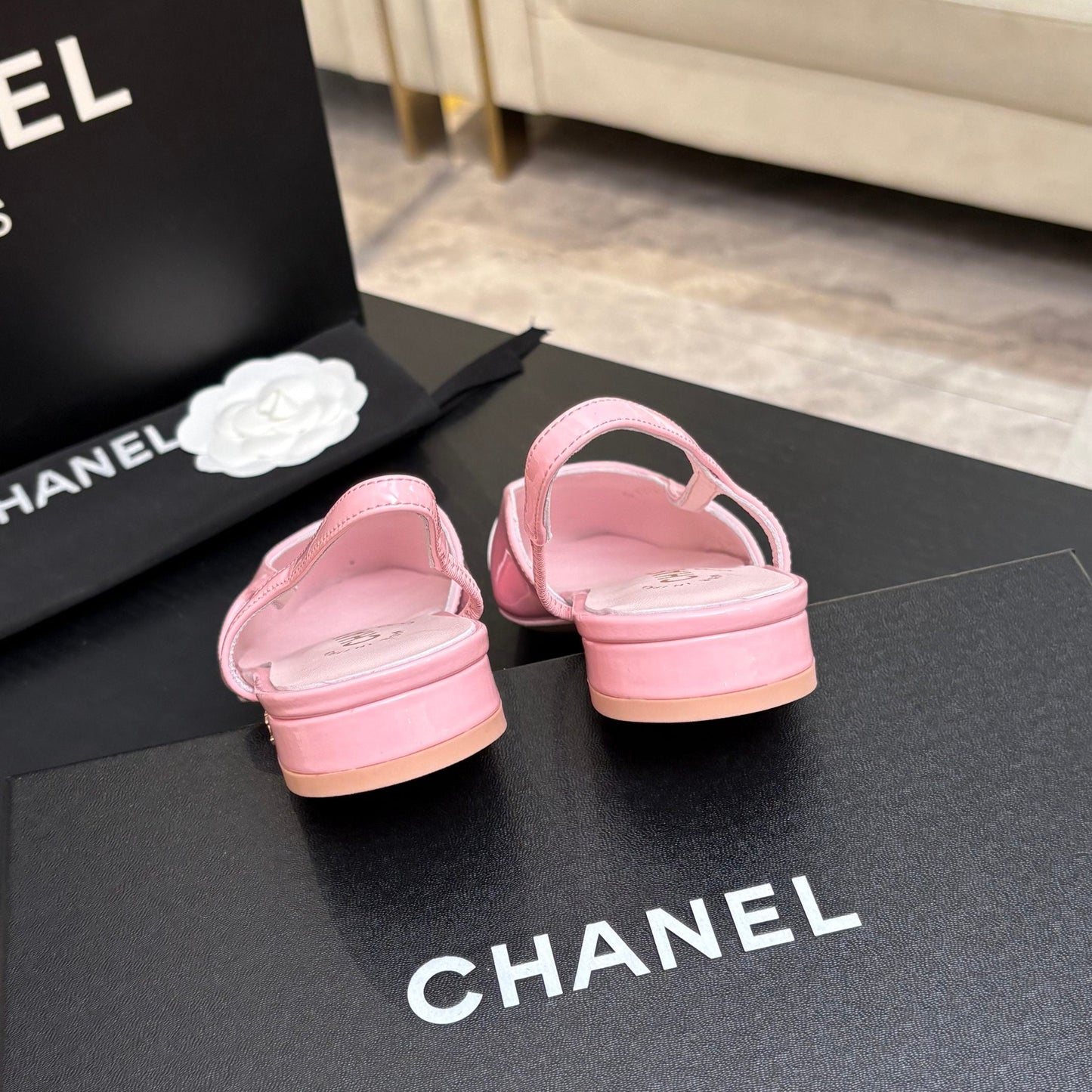 CC 26s Classic Slingback Flat Light Pink Patent Leather 907642
