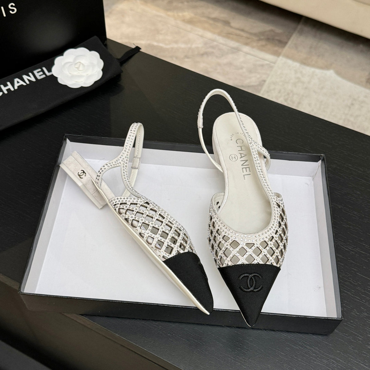 CC 26s Rhinestone Slingback Flat Shoe White Black Suede Canvas 907698