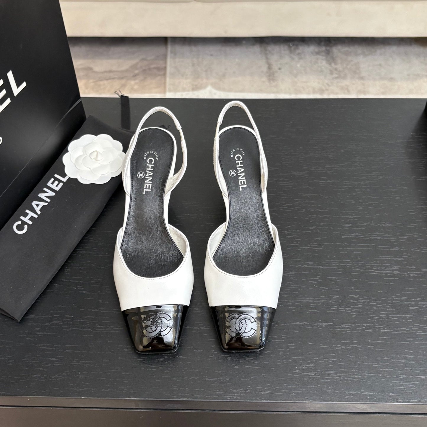 CC 26s Square Cap Toe Slingback 7cm Black White Lambskin Patent Leather 958030