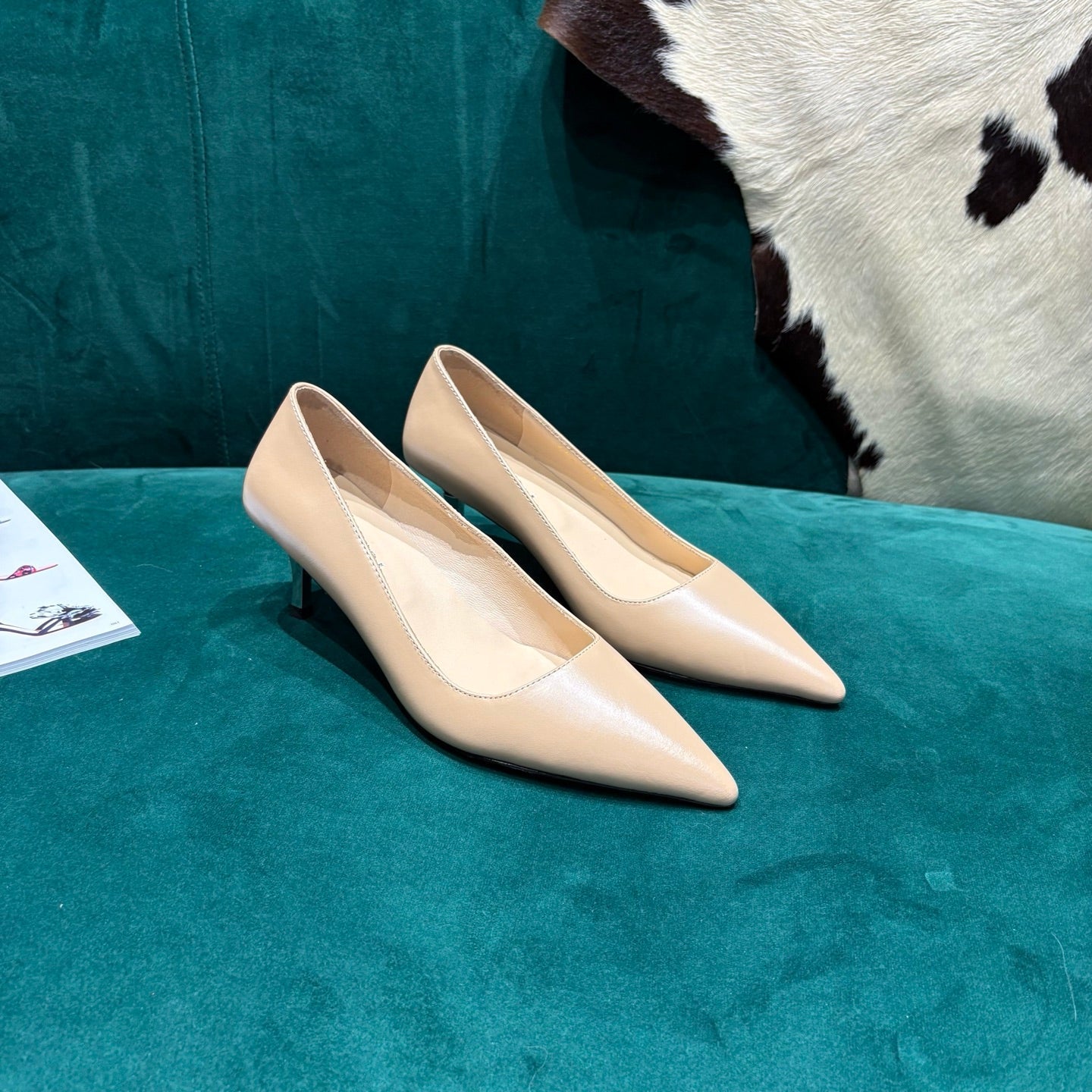 GG Pointed-Toe Slingback Light Beige Leather 741257
