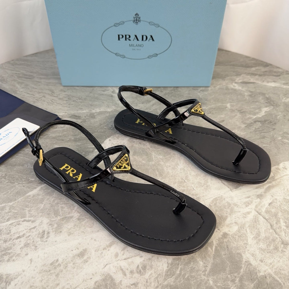 Prada 2026 Thong Sandals Patent Leather 789403