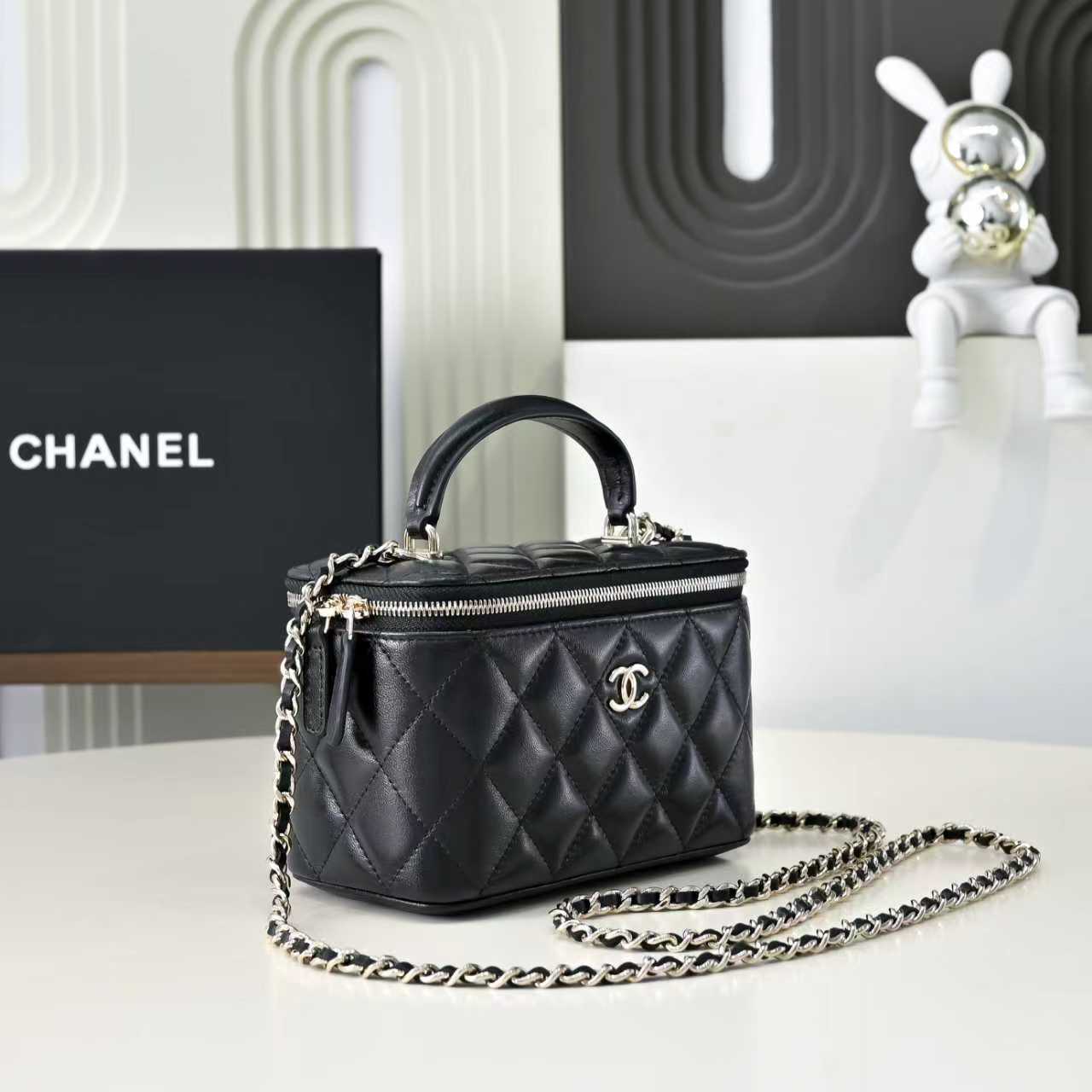 CC 26s Vanity Case Black Quilted Lambskin 286289