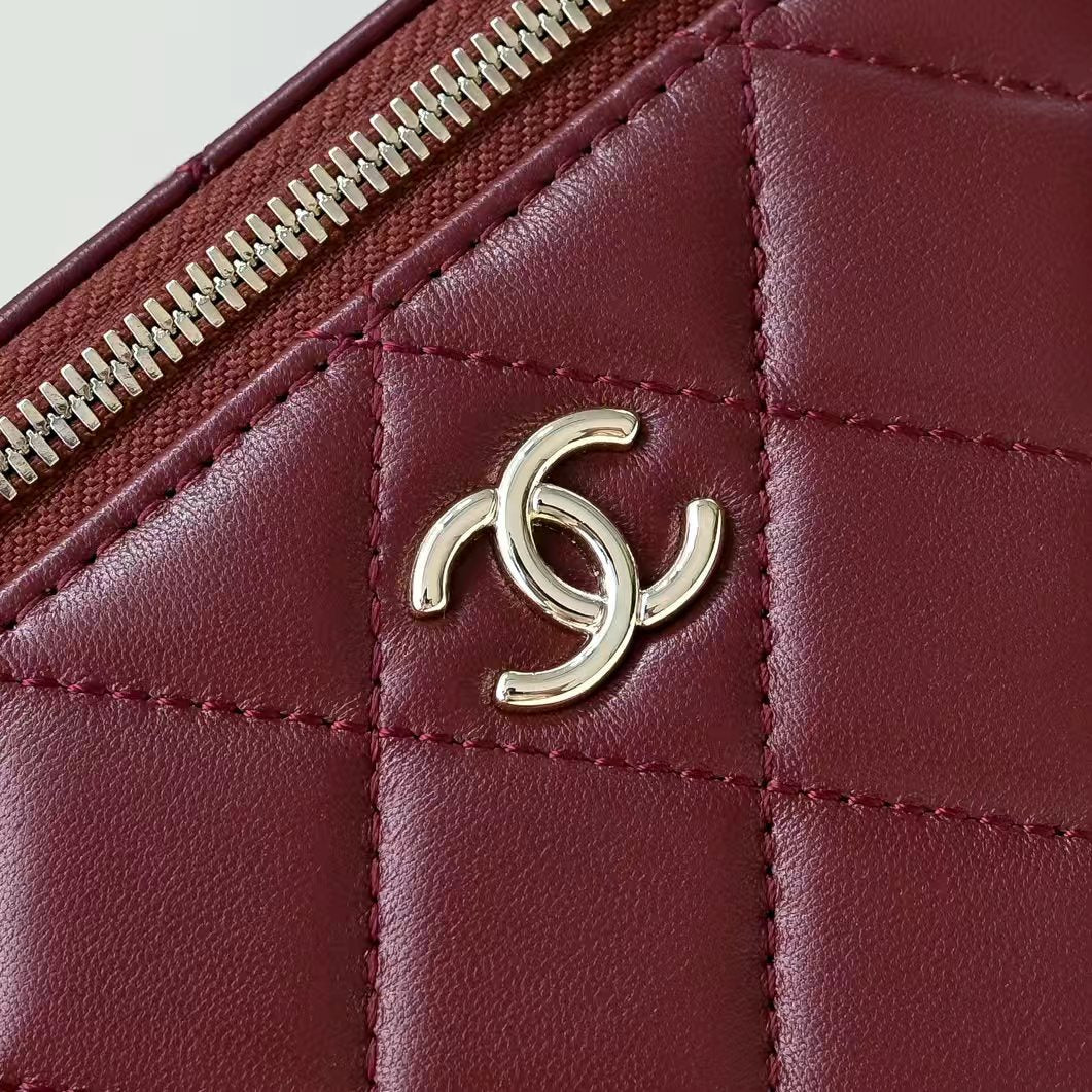 CC 26s Vanity Case Burgundy Quilted Lambskin 286285