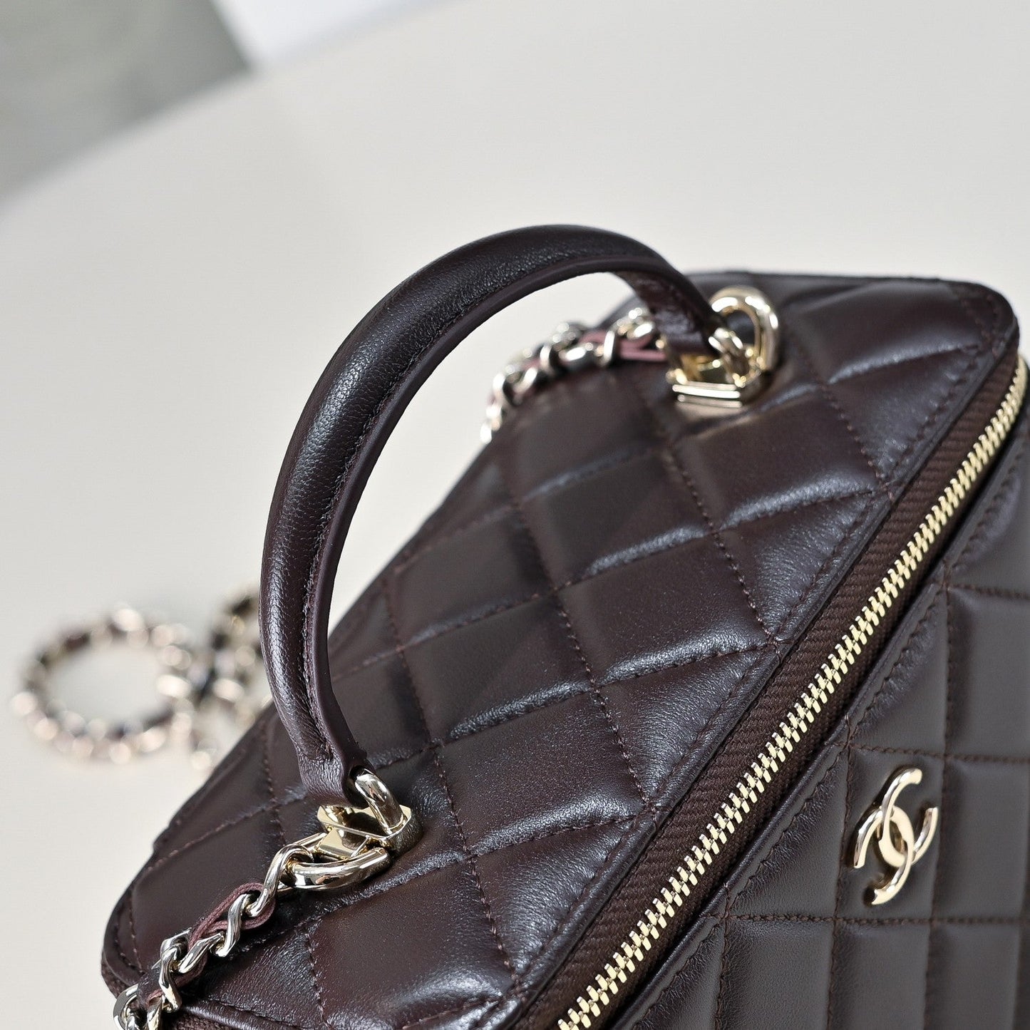 CC 26s Vanity Case Chocolate Quilted Lambskin 286283