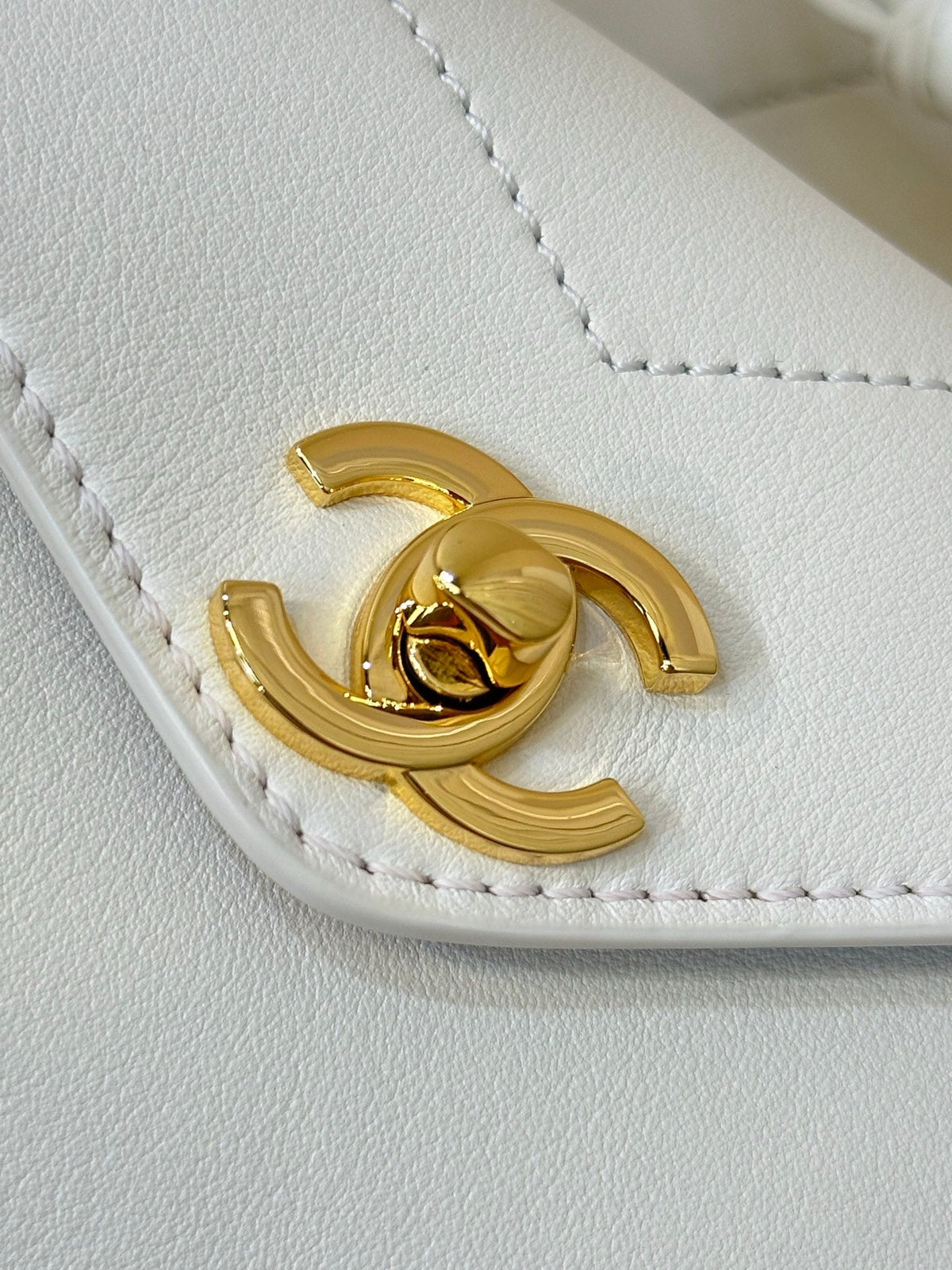 CC 26A Métiers d’Art Envelope Bag White Lambskin