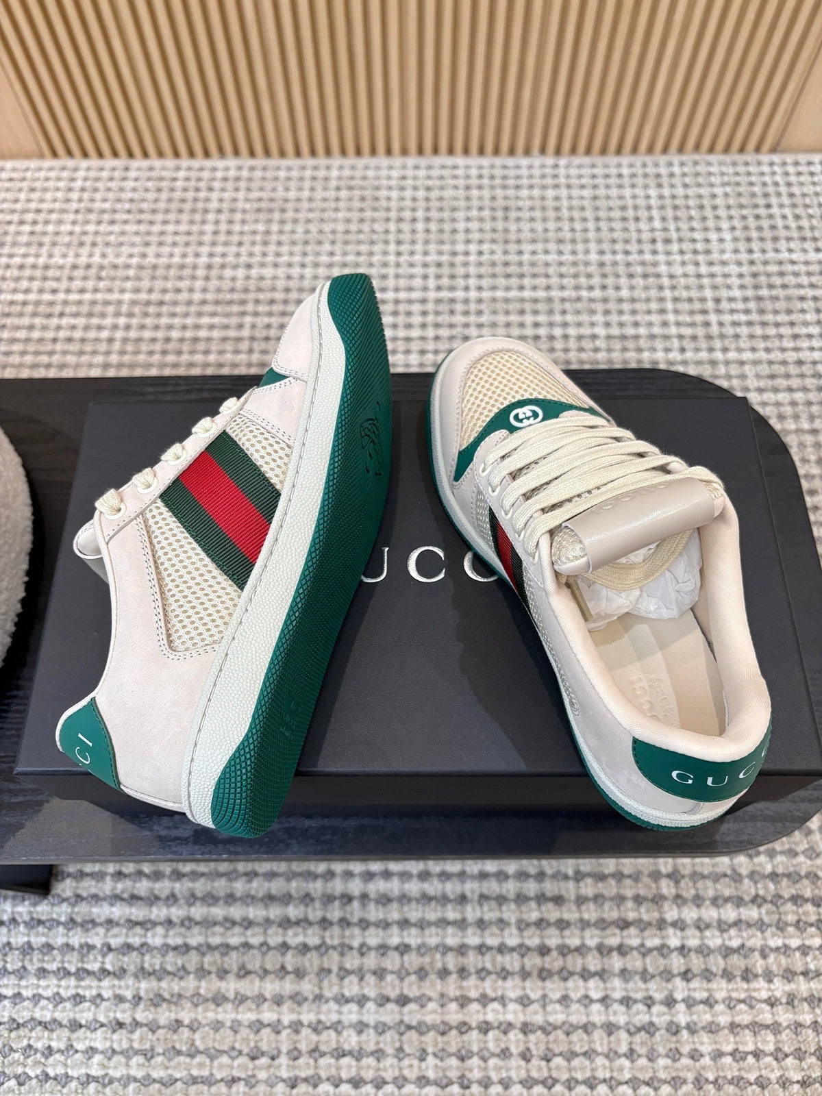Gucci 26s Mesh Sneakers In Light Beige And Green Leather