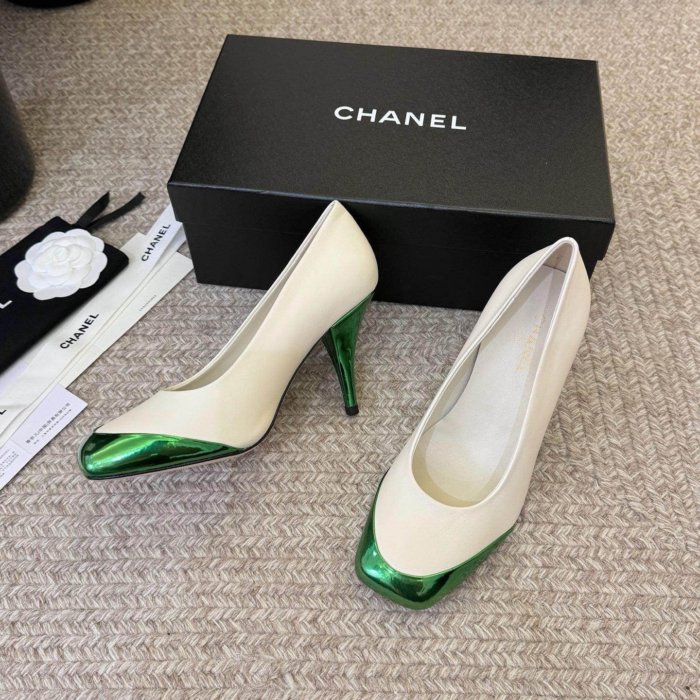 CC 26s Square Toe Pump White Green Sheepskin 835676