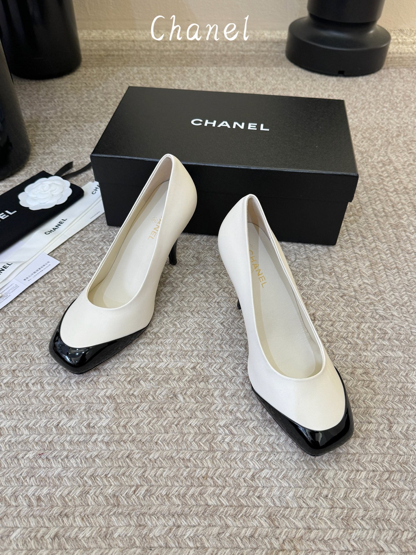 CC 26s Square Toe Pump White Sheepskin 835681