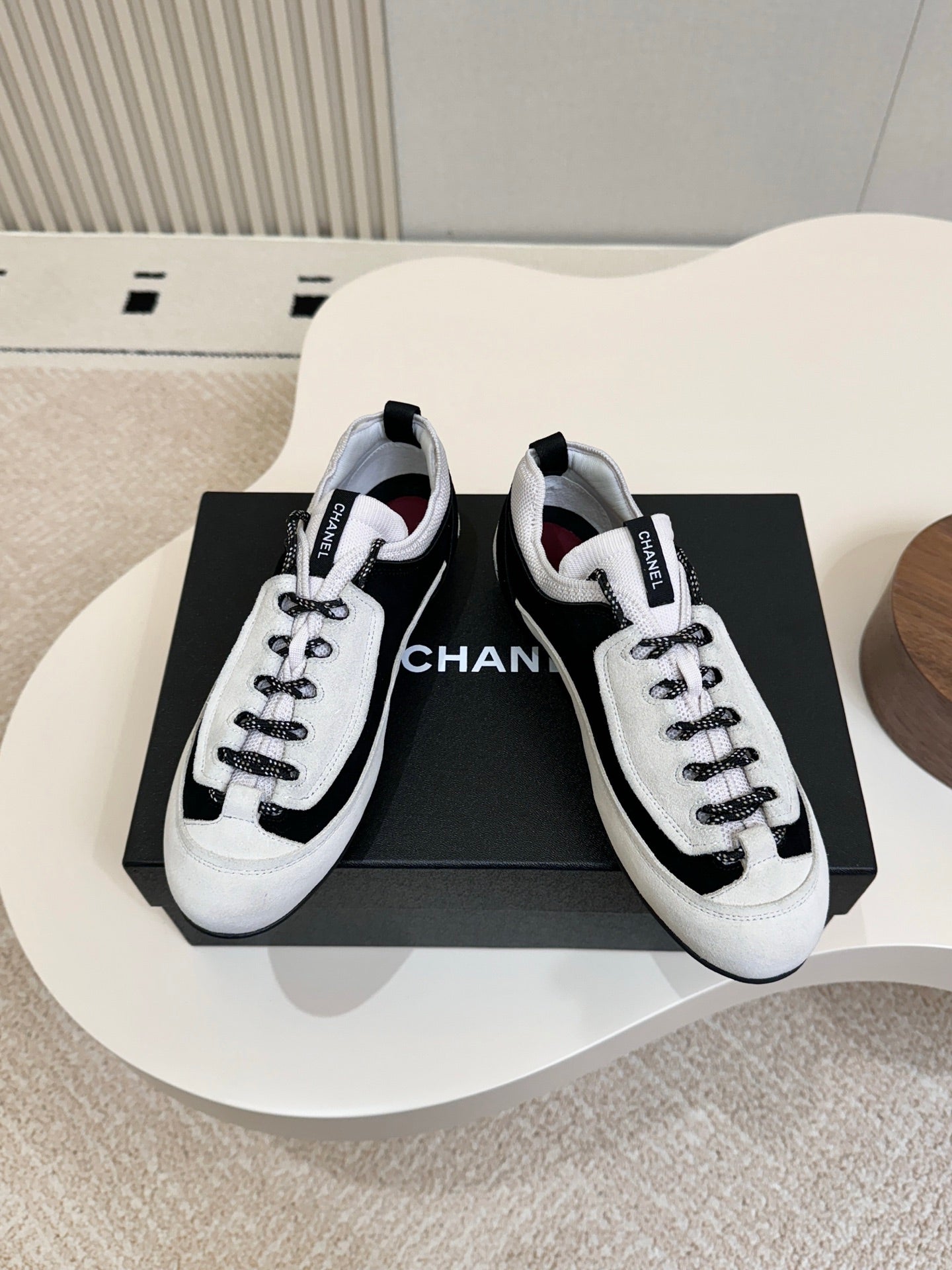 CC Métiers d’art 2026 Sneakers Black White Suede 859562