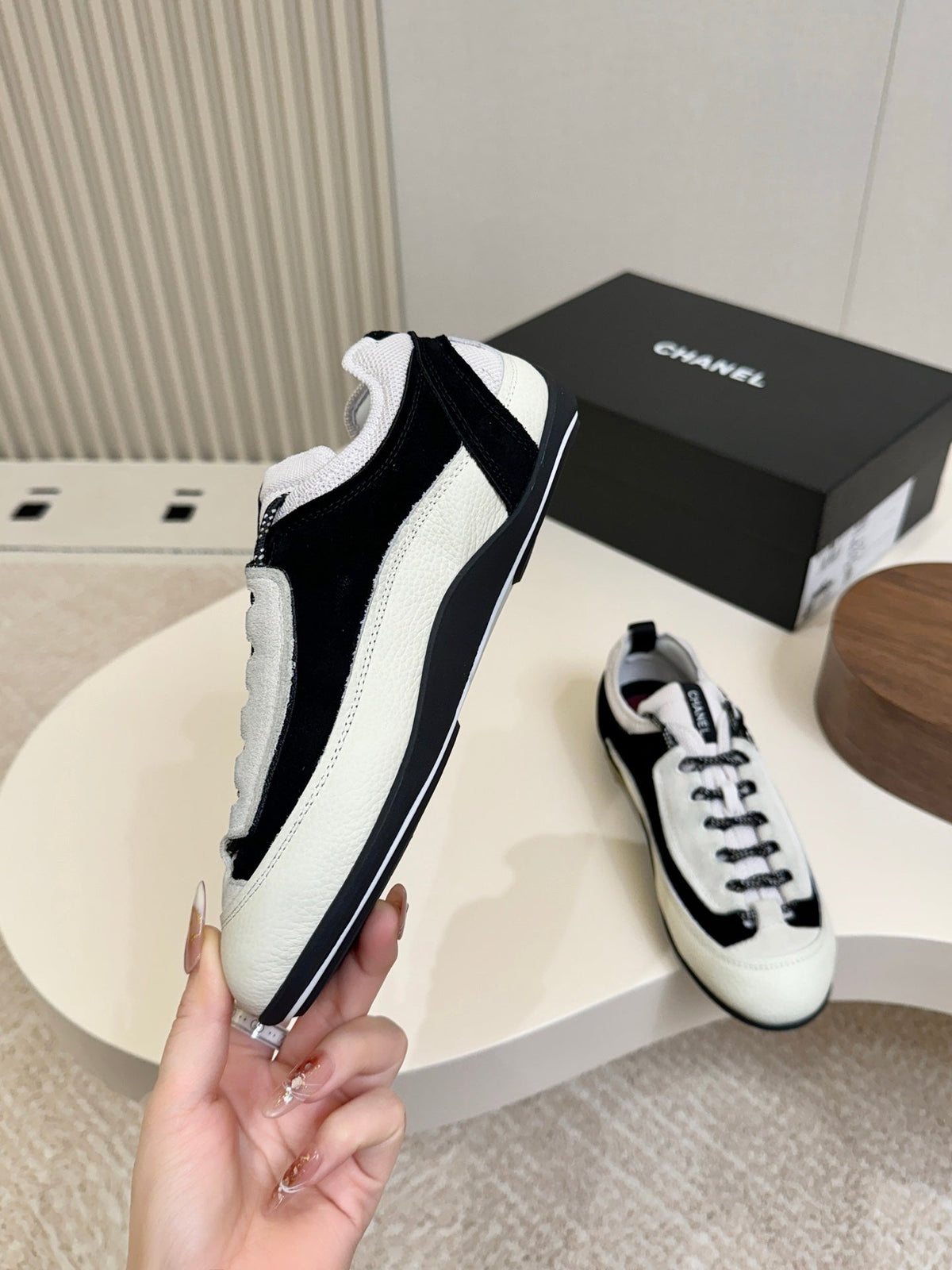 CC Métiers d’art 2026 Sneakers Black White Grain Leather 859564