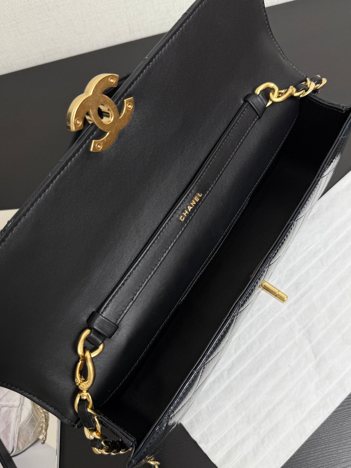 CC 25s Large Flap Bag Black Glossy Leather