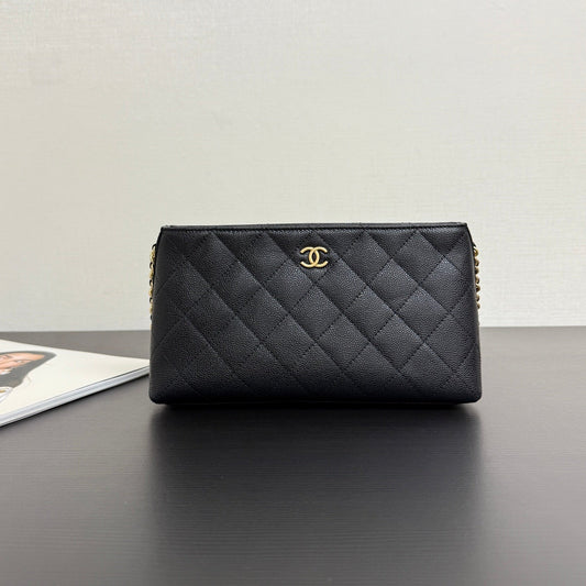 CC 25s Pouch 23cm AP4700 Black Caviar