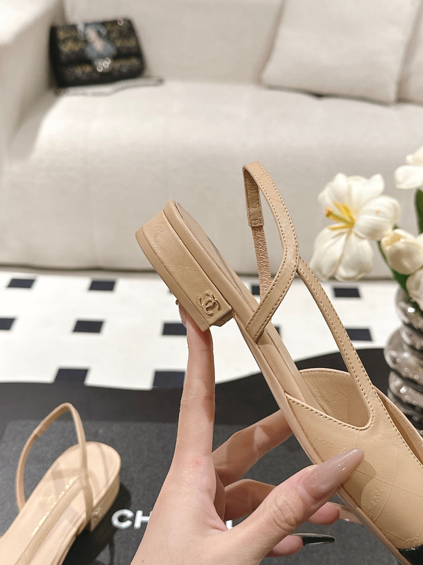 cc 25c slingback flat 15mm cross line pattern beige lambskin 237490