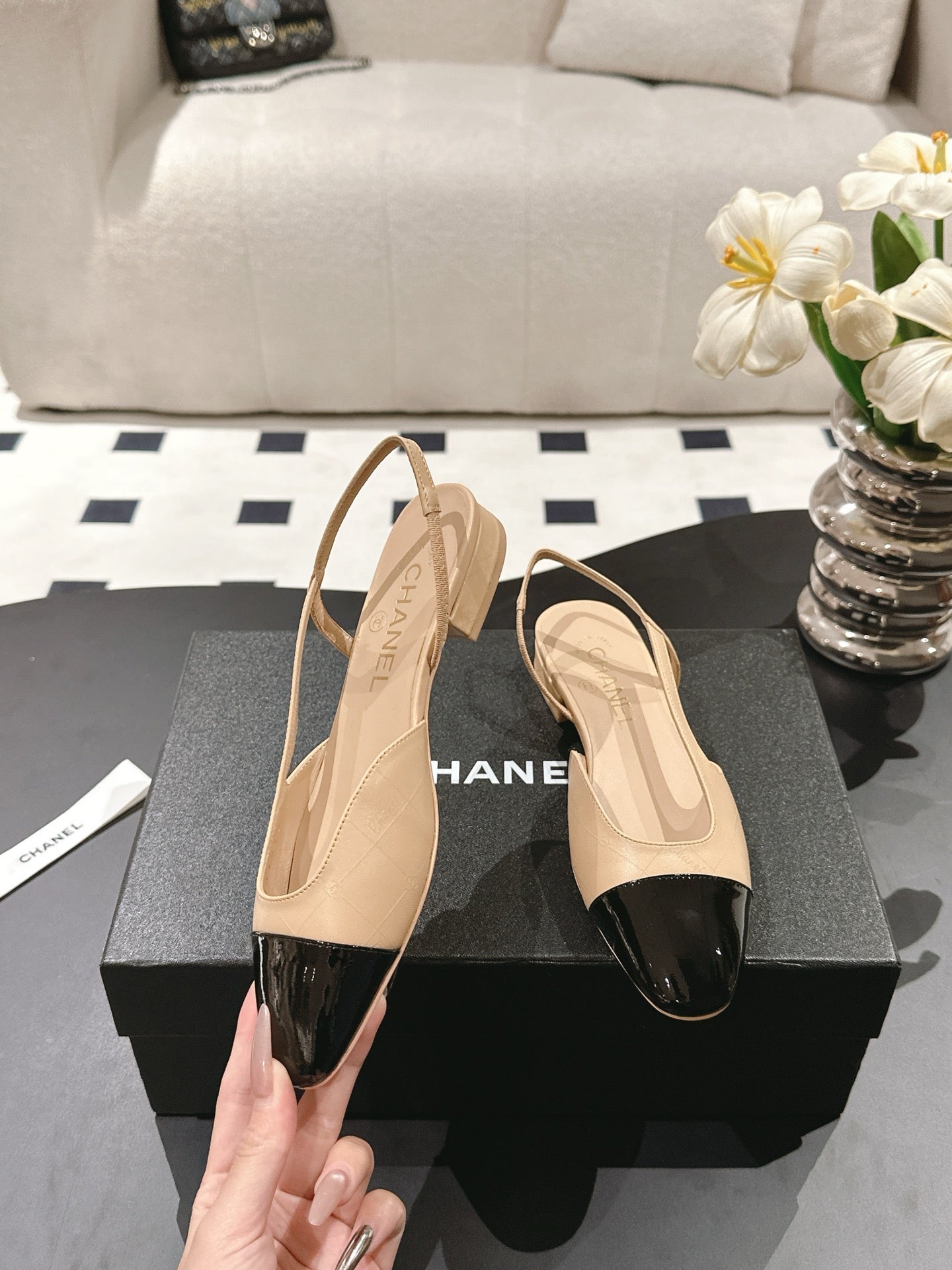 cc 25c slingback flat 15mm cross line pattern beige lambskin 237490