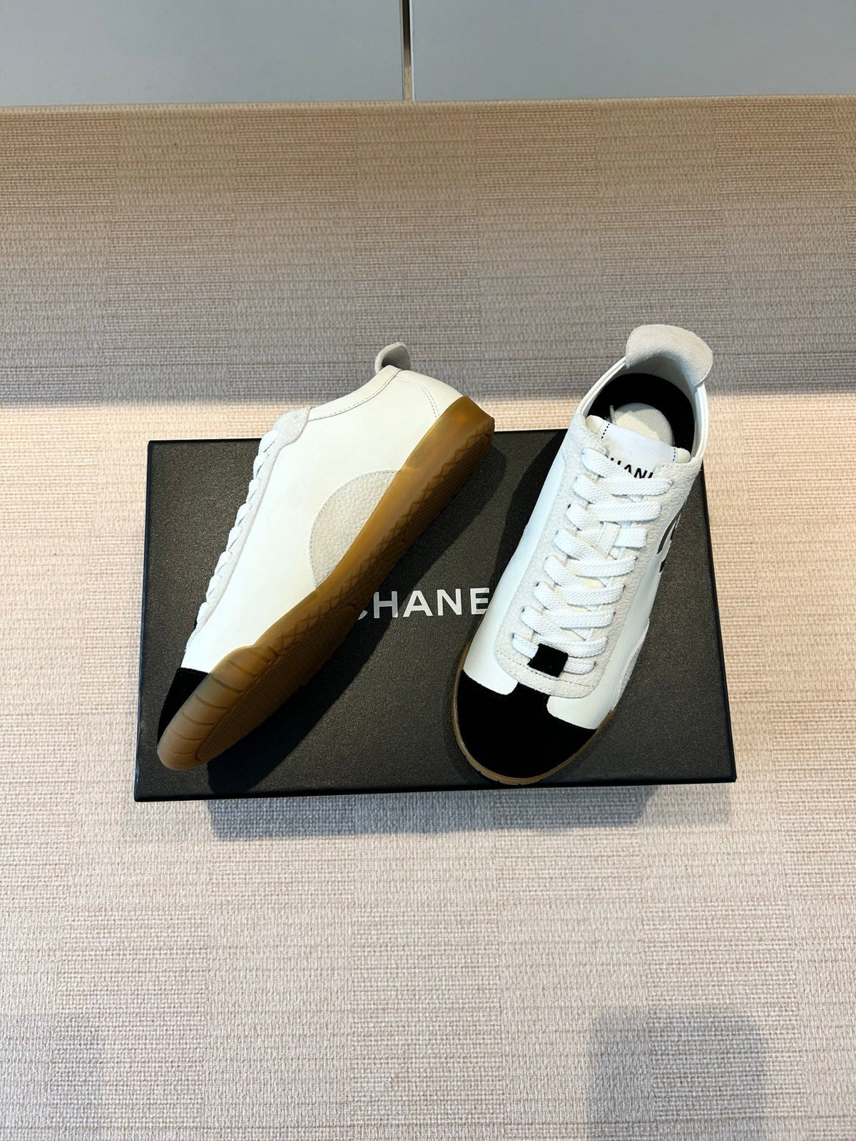 CC 26s Trainers White Black Calfskin & Suede 618696