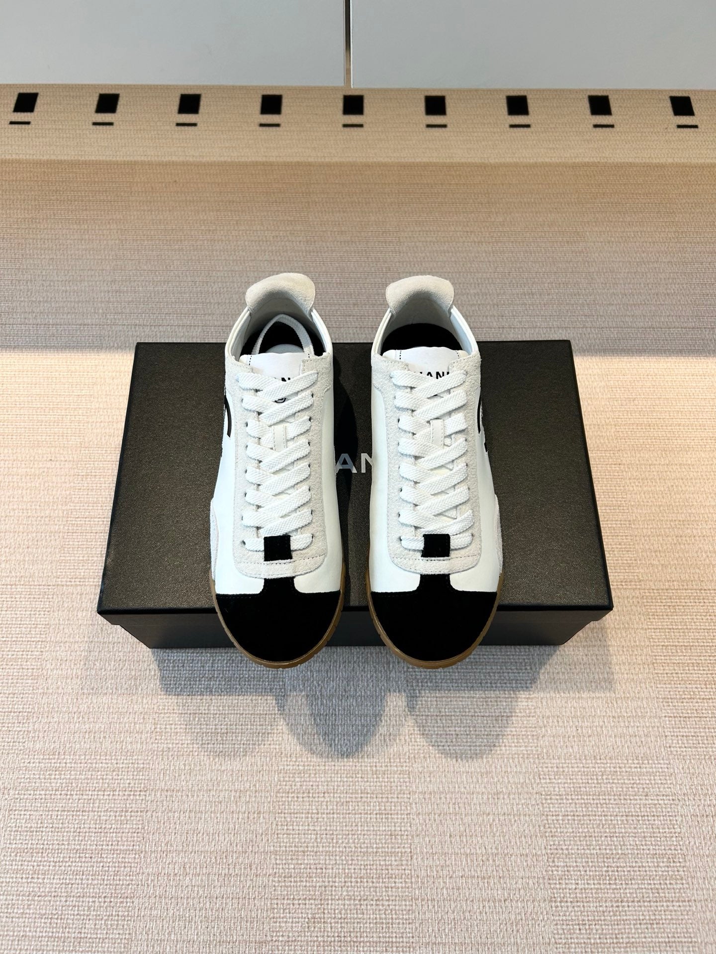 CC 26s Trainers White Black Calfskin & Suede 618696