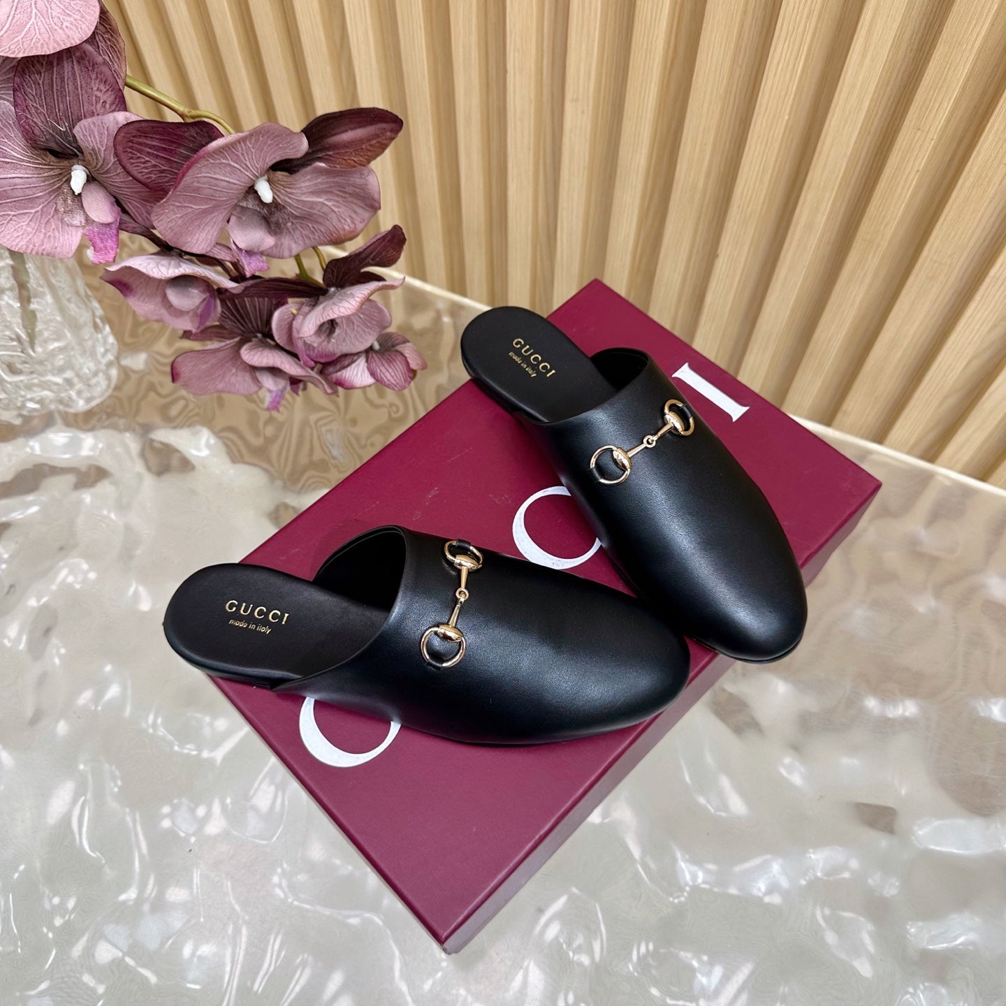 Gucci 25 Horsebit Mule Black Gold Cowhide 436323