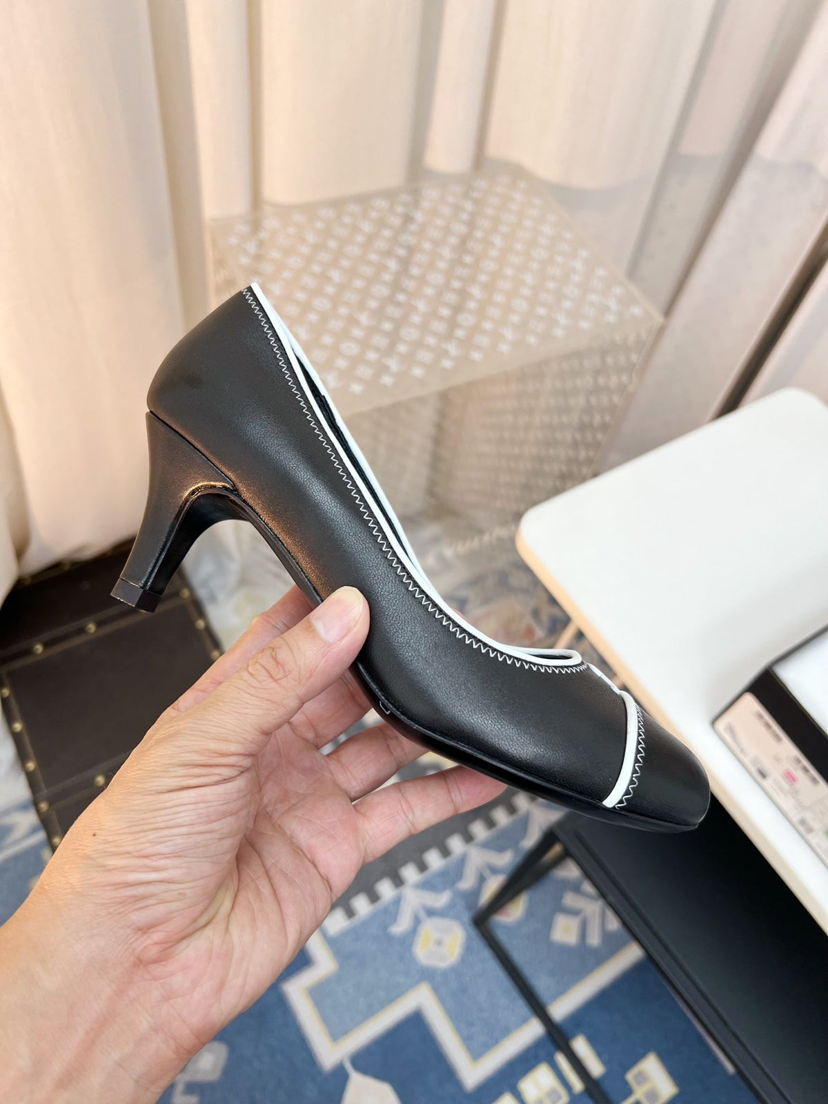 CC Slingback With White Contrast Stitching Black Lambskin 476707