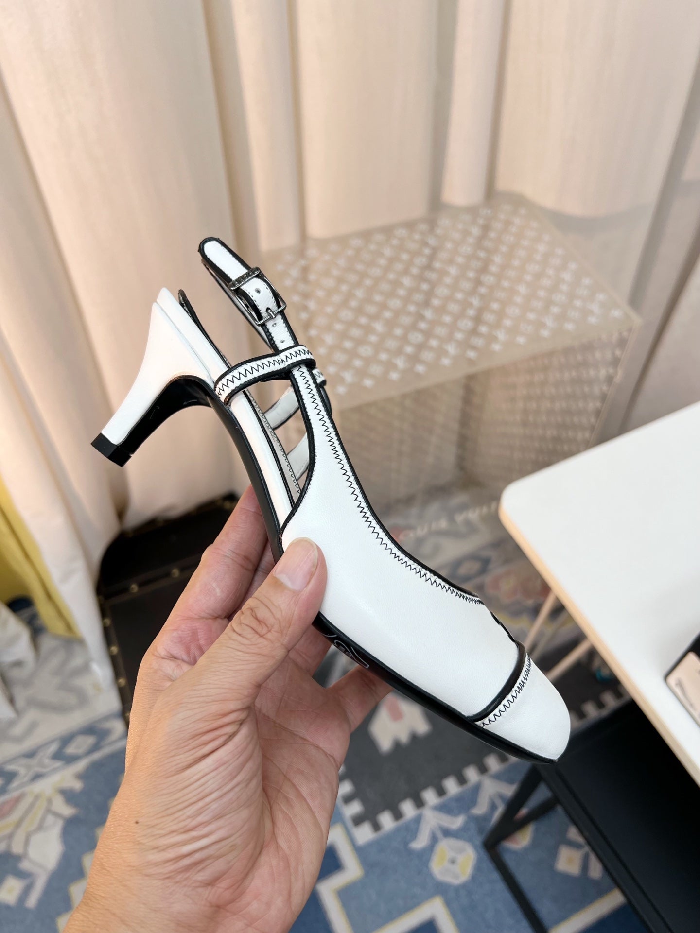 CC Slingback Heels With Black Contrast Stitching White Lambskin 476712