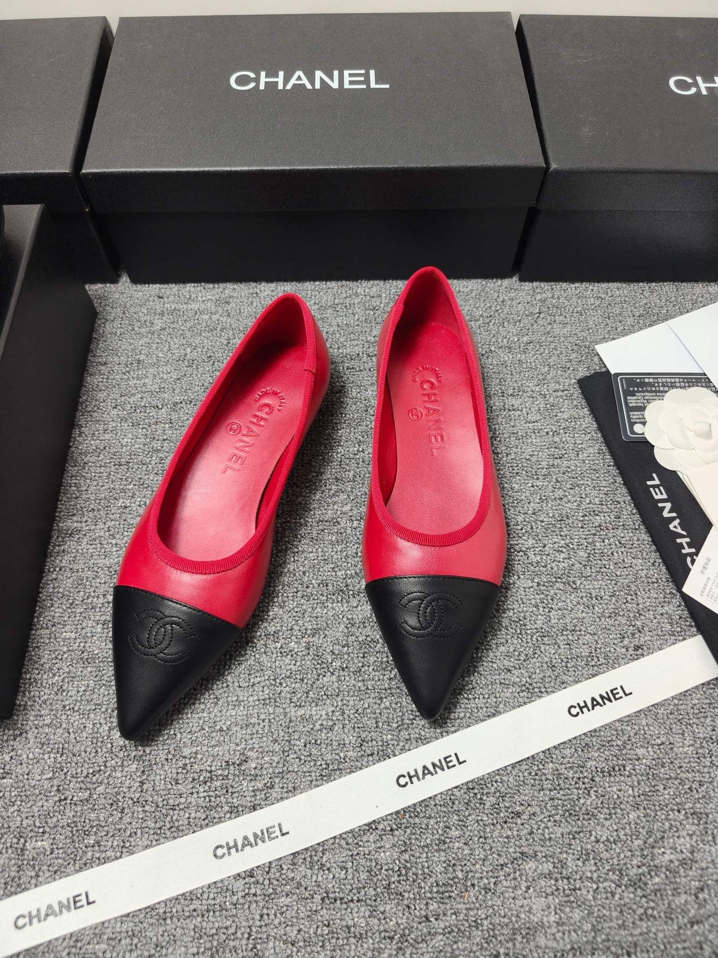 CC 26s Ballet Flat Black Red Leather 681964