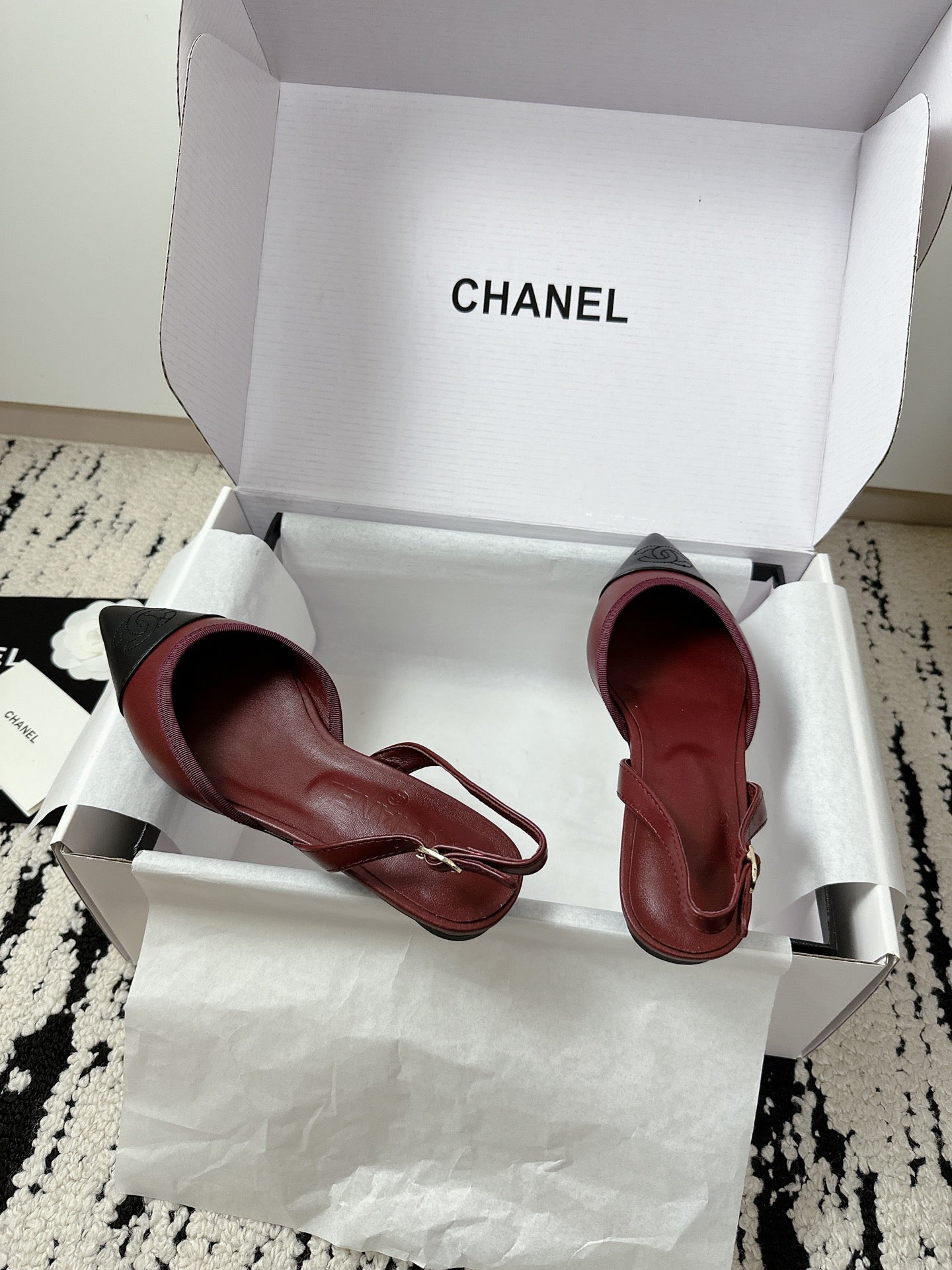CC Slingback Pointed Burgundy Black Leather 628308