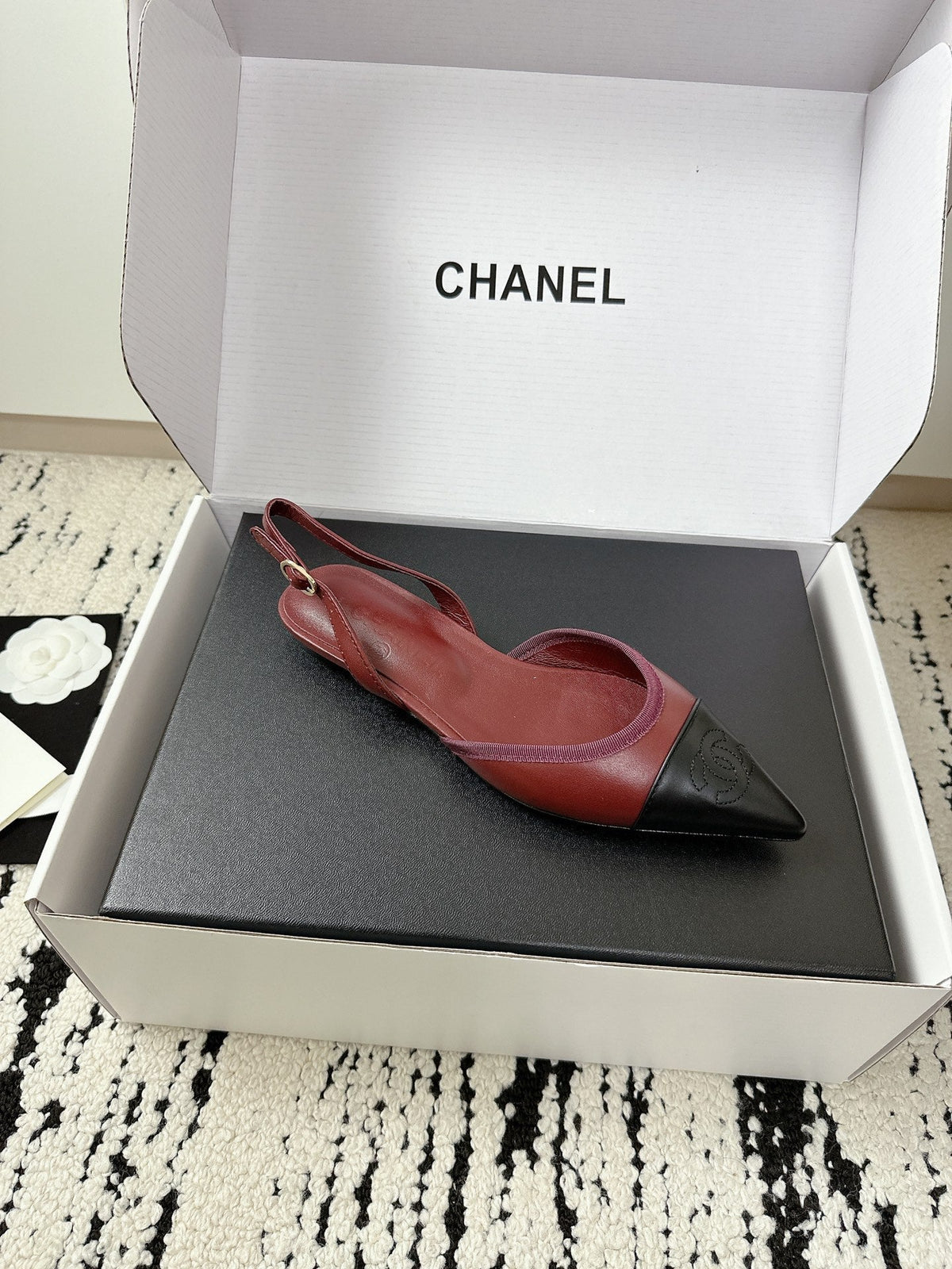 CC Slingback Pointed Burgundy Black Leather 628308
