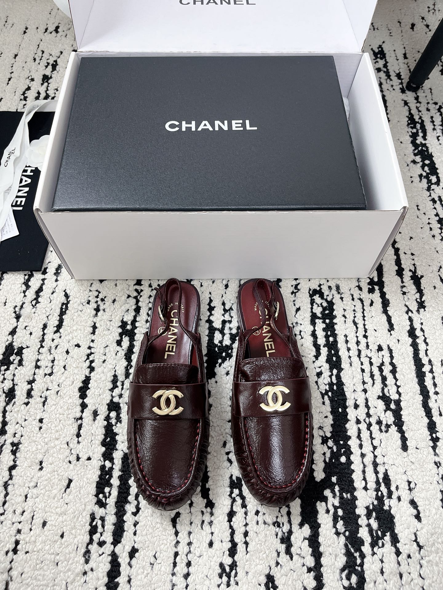 CC 26A Métiers d’art 2026 Slingback Burgundy Glossy Sheepskin 900761