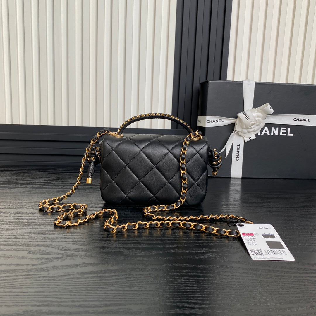 25C FLAP BAG 18 IN BLACK SMOOTH LAMBSKIN GOLD HARDWARE