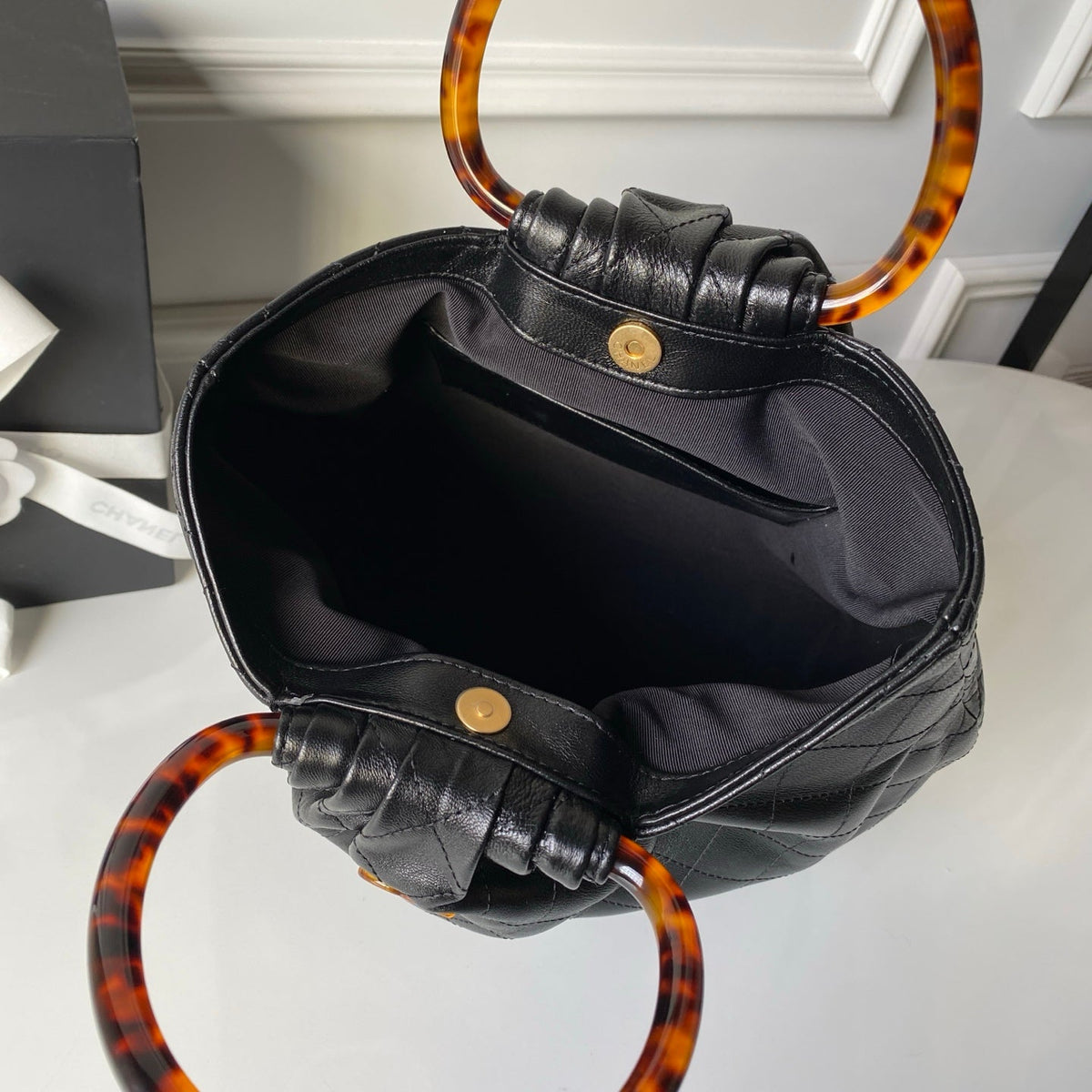 CC 26 Pouch Large Black Tortoiseshell Lambskin 286204