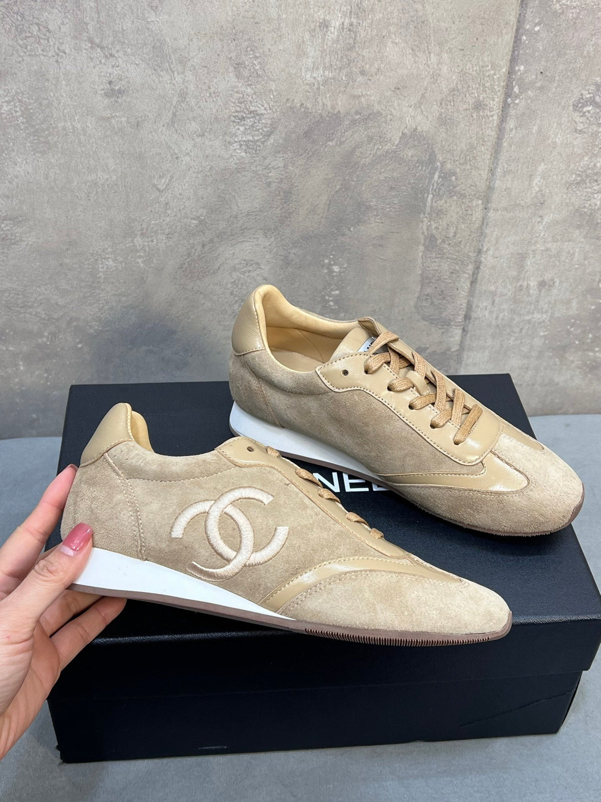 CC 26P Sneakers Light Beige Suede 682524