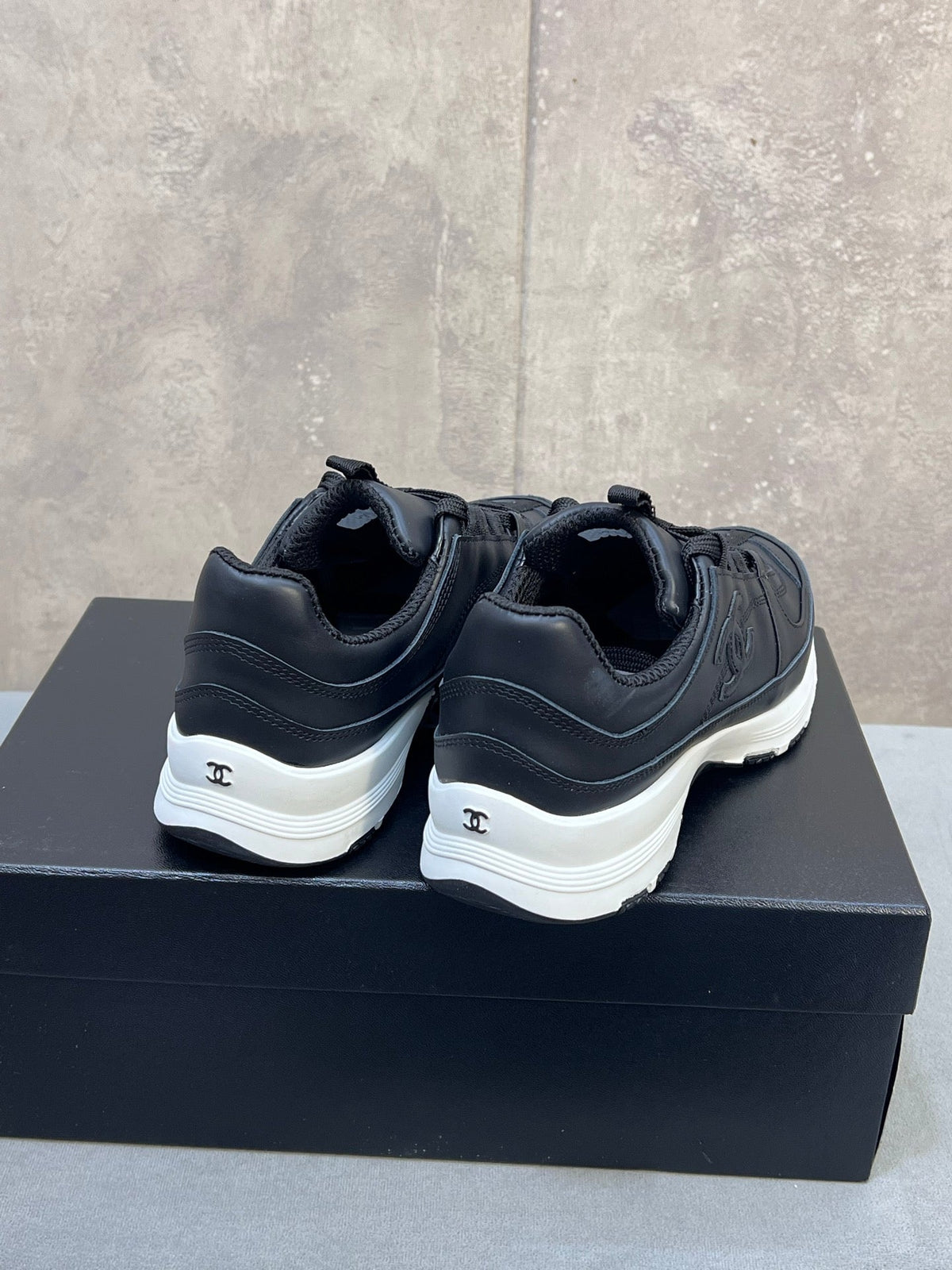 CC 26s Runner CC Logo Sneakers Black Calfskin