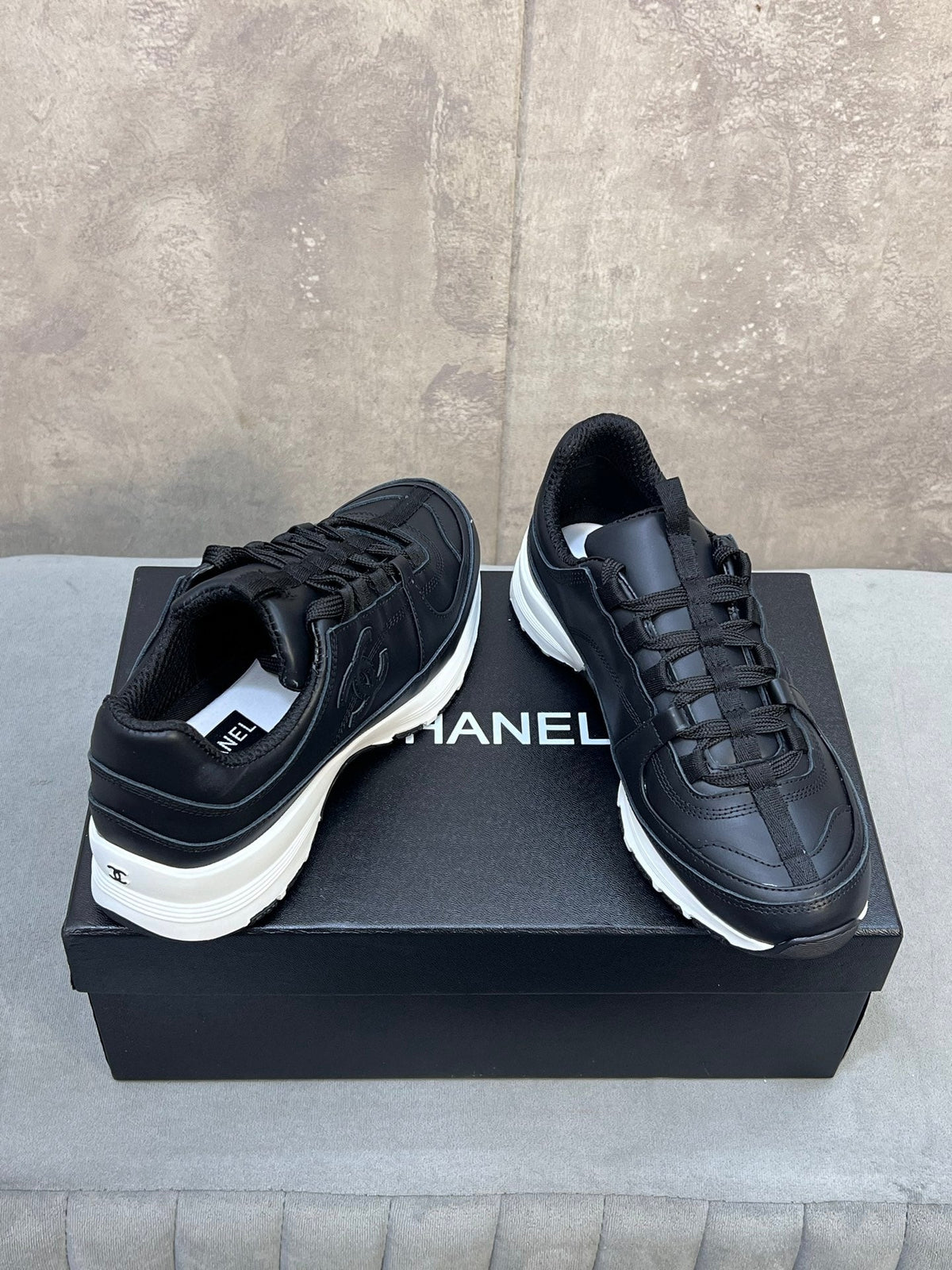 CC 26s Runner CC Logo Sneakers Black Calfskin