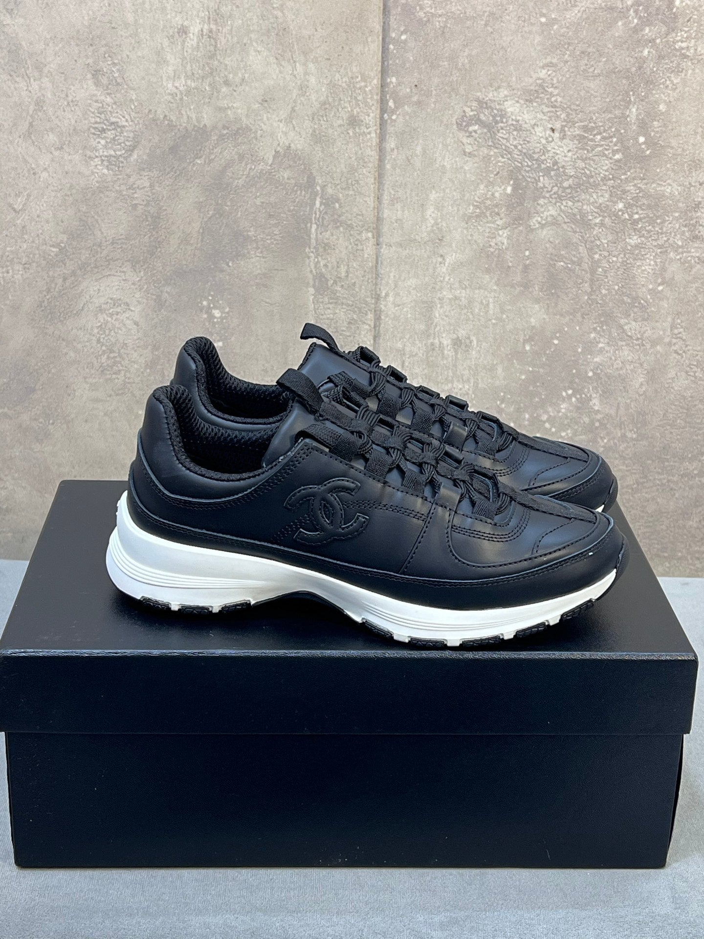 CC 26s Runner CC Logo Sneakers Black Calfskin