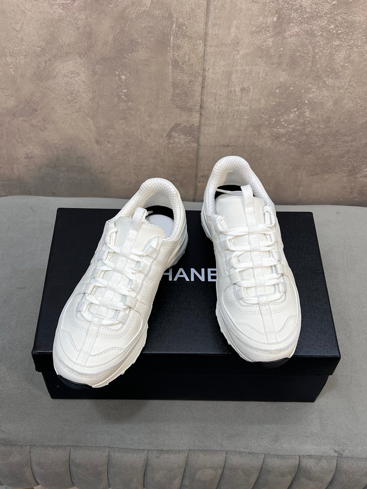 CC 26s Runner CC Logo Sneakers White Calfskin