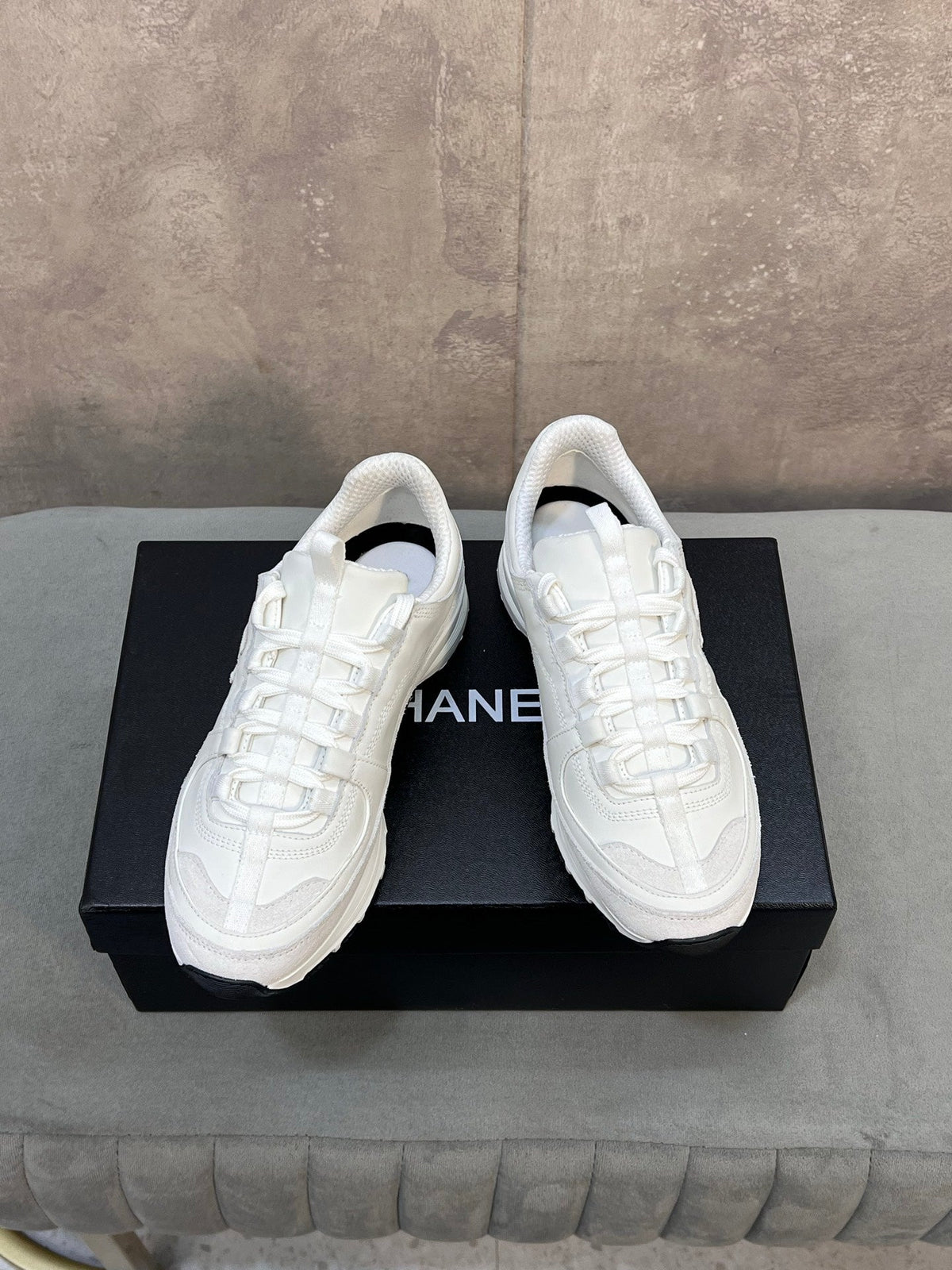CC 26s Runner CC Logo Sneakers White Calfskin Suede