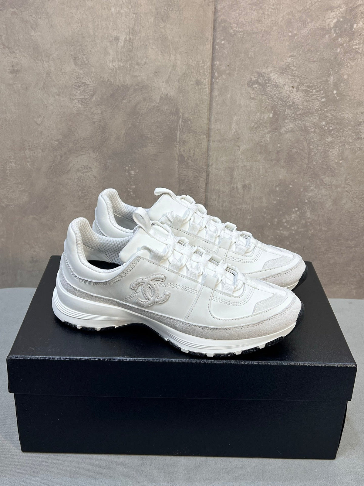 CC 26s Runner CC Logo Sneakers White Calfskin Suede