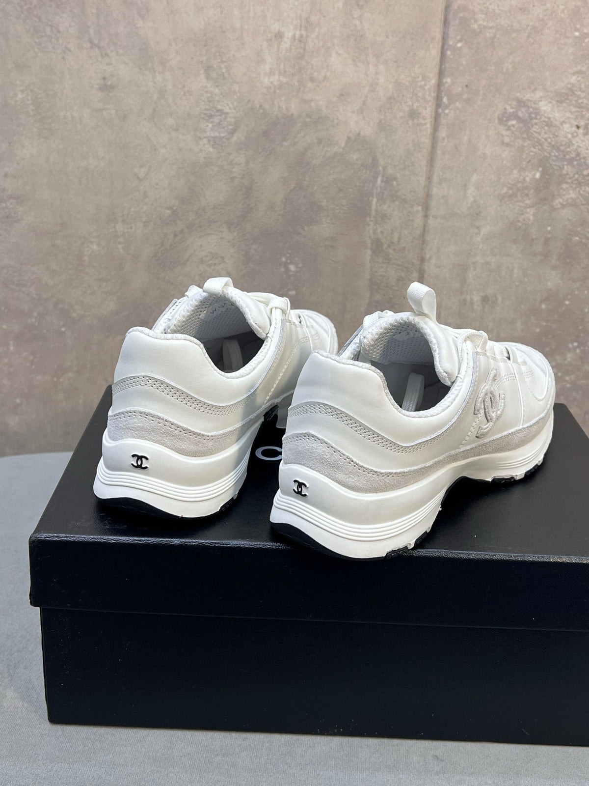 CC 26s Runner CC Logo Sneakers White Calfskin Suede