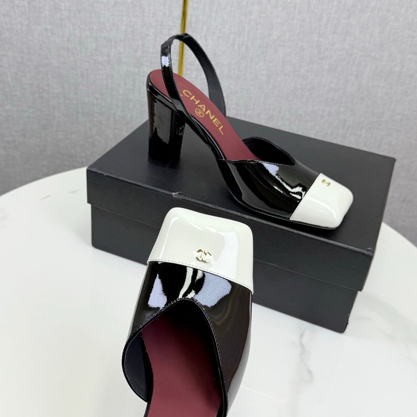 CC 25FW Square Toe Slingback Black White Patent Leather 541133