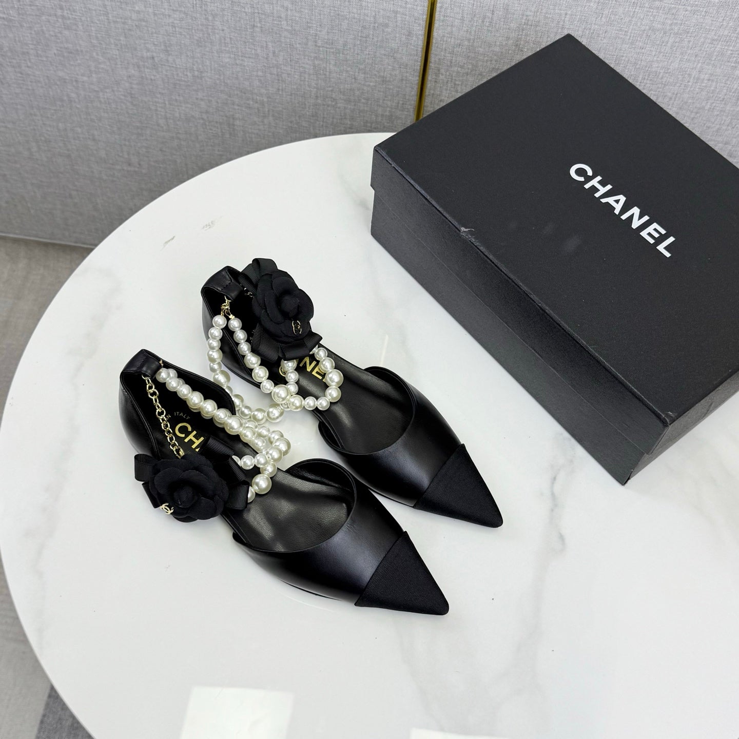 CC 25K New Pearl Chain Slingback Black Sheepskin Fabric 541065